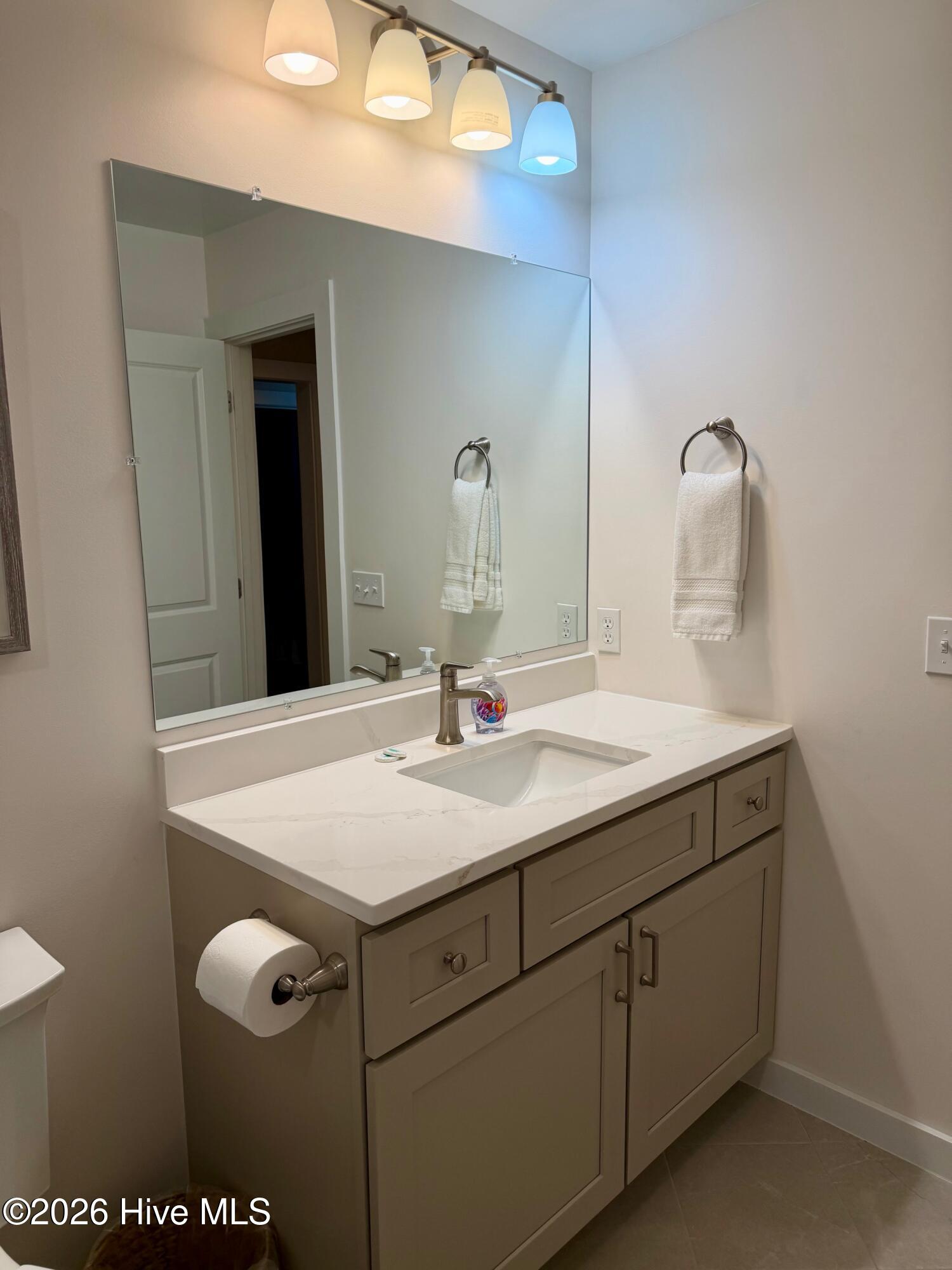 100563246 | Photo 33