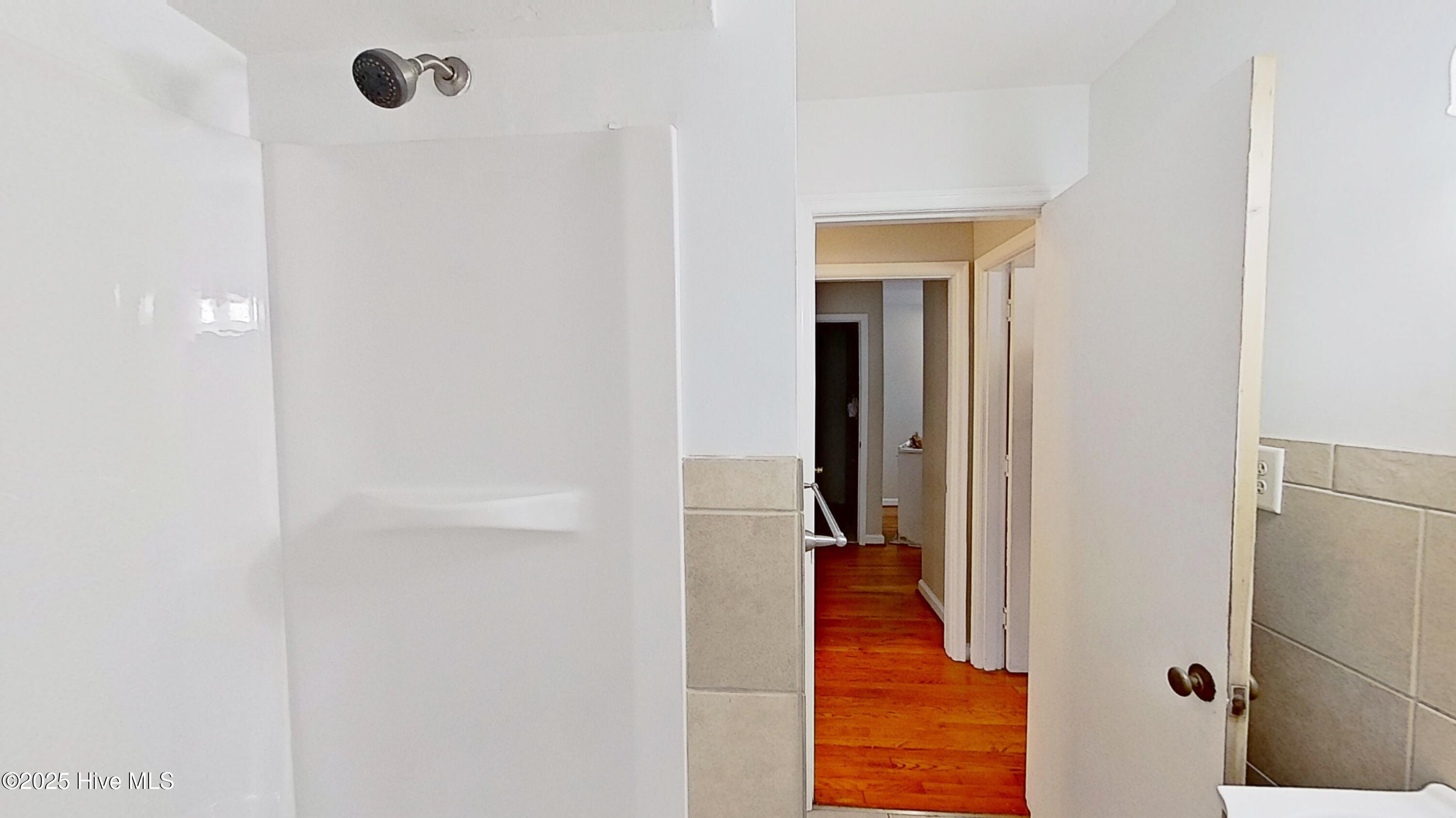 100544285 | Photo 15