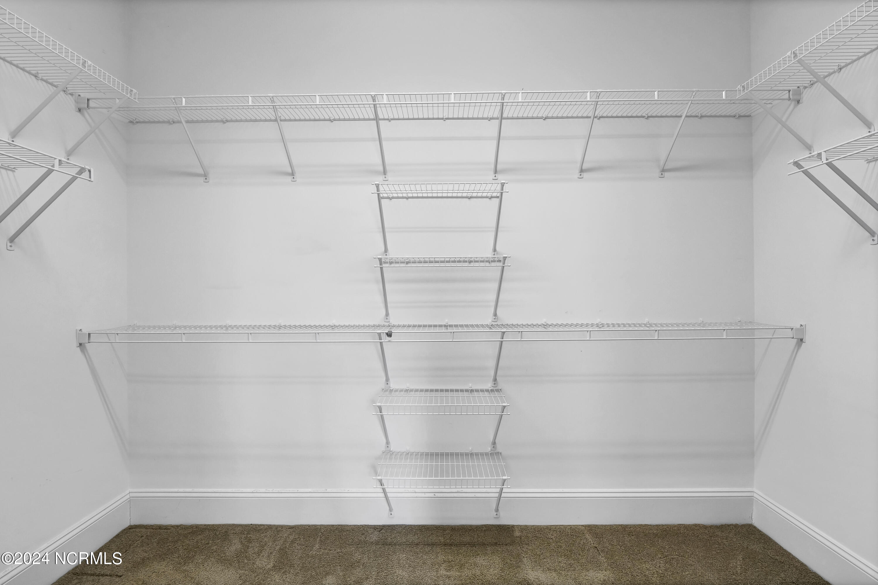 100547498 | Photo 16