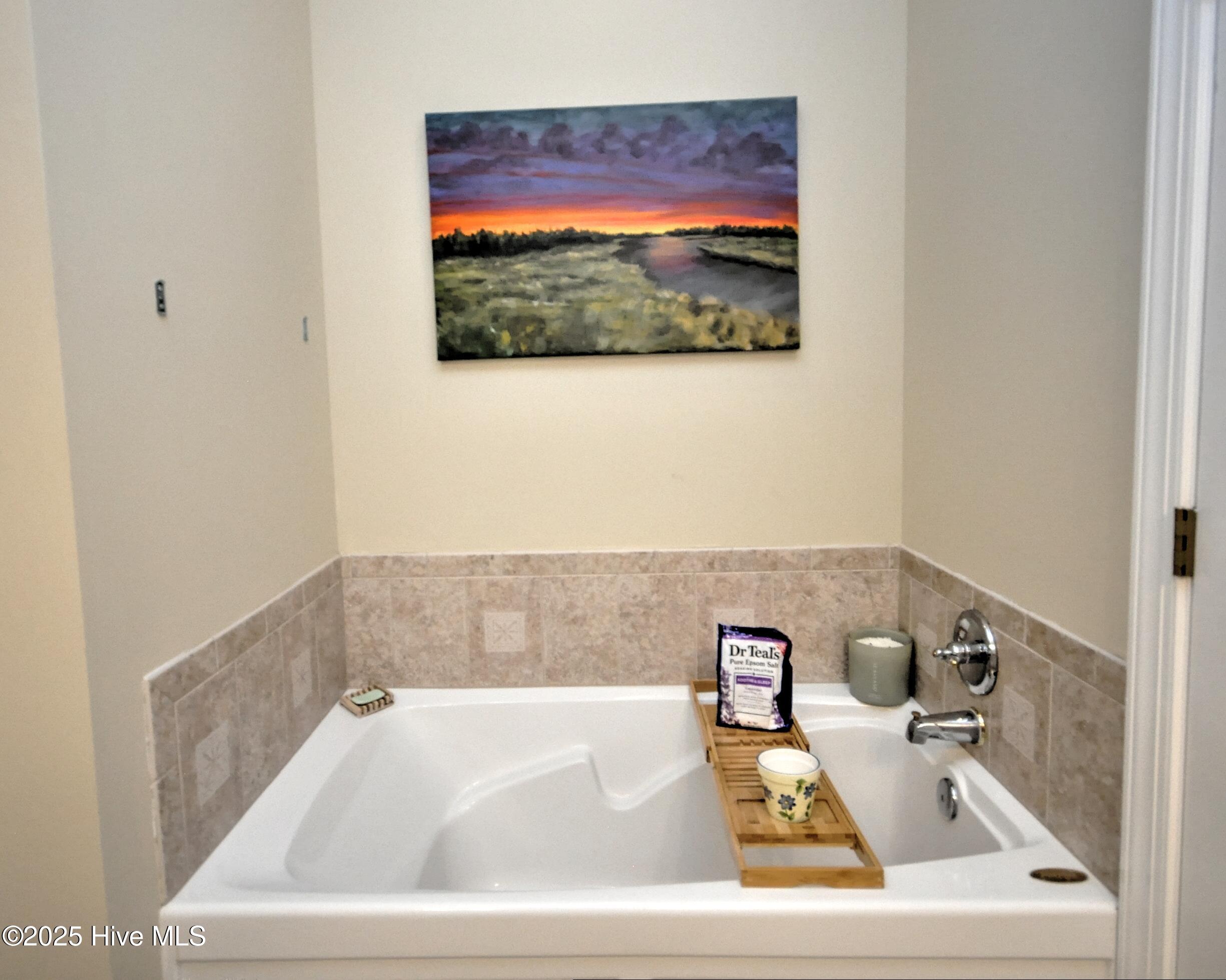 100547082 | Photo 24