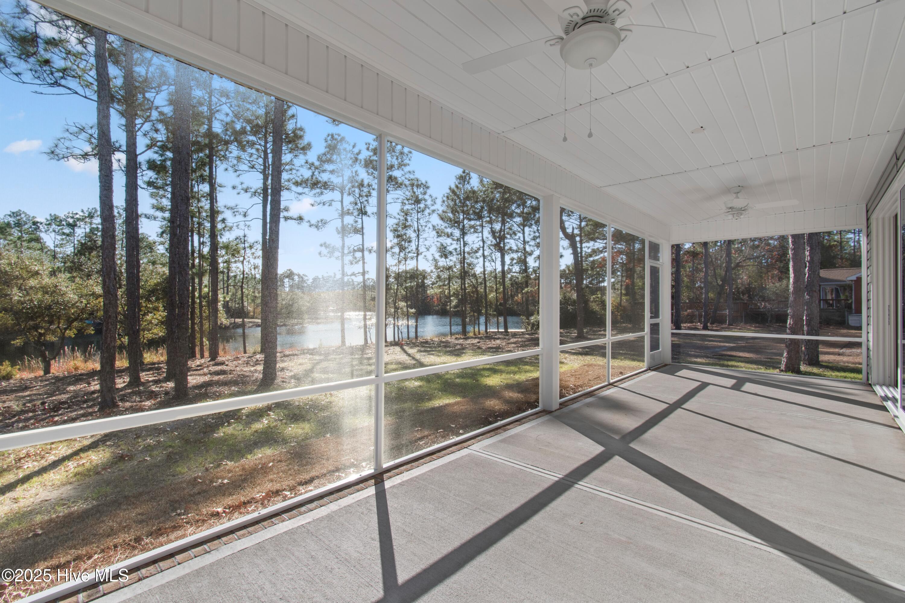 100520444 | Photo 30