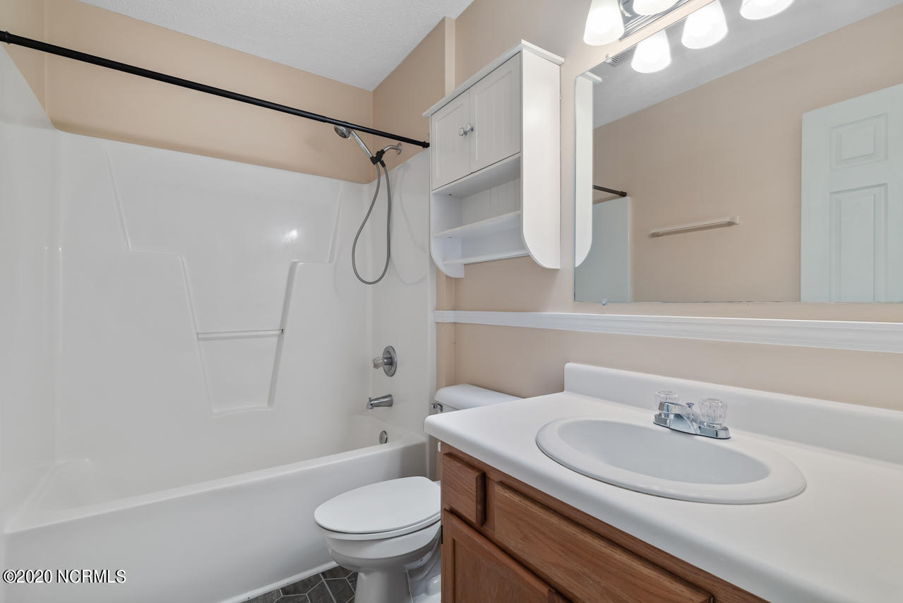 100561714 | Photo 11