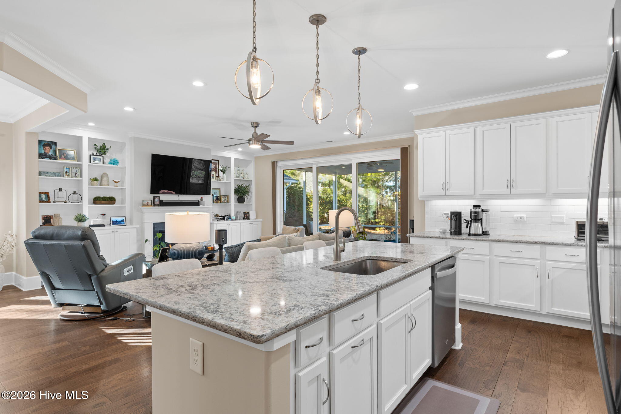 100552042 | Photo 18