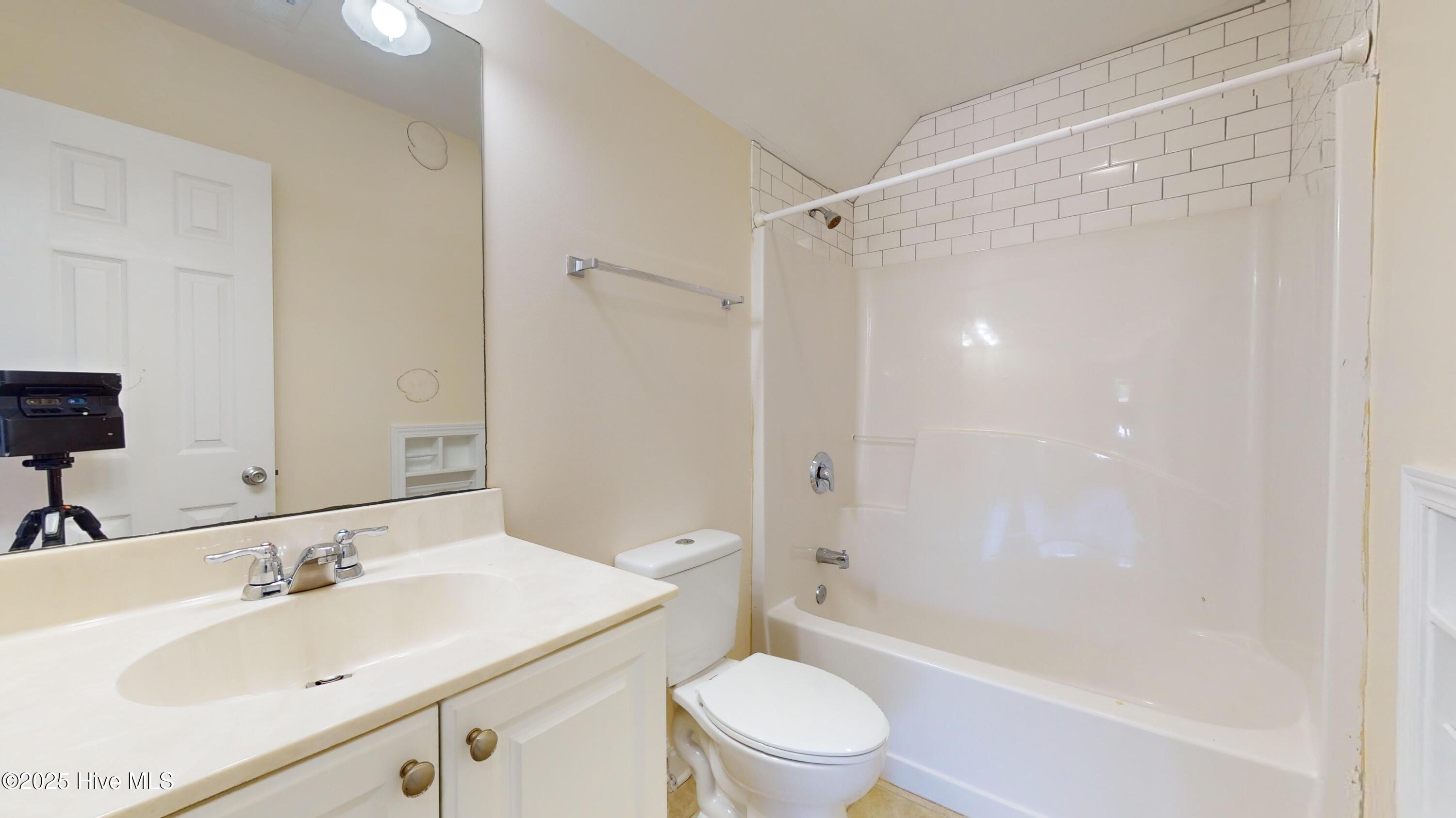 100539889 | Photo 23