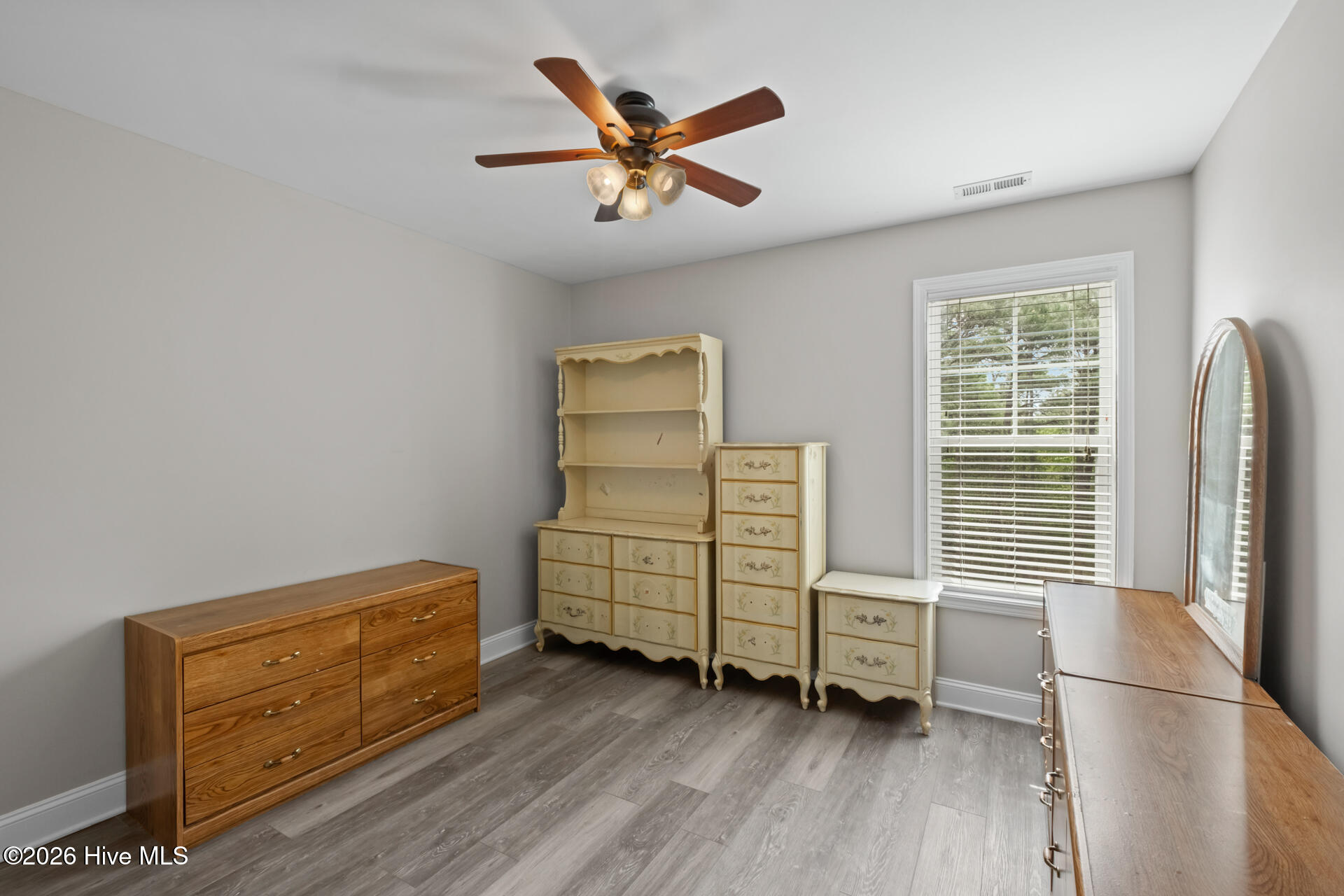 100566608 | Photo 25