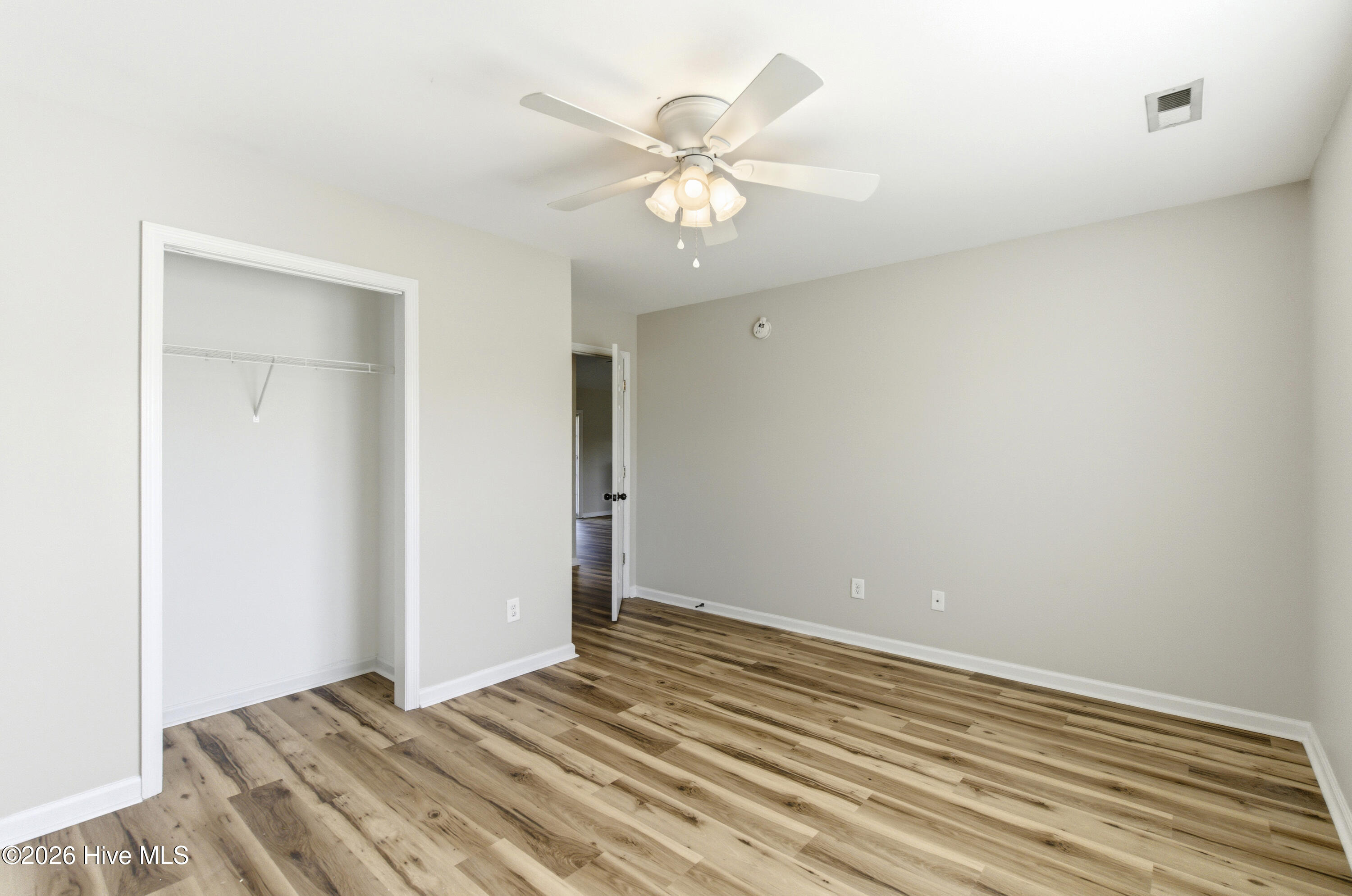 100564497 | Photo 24