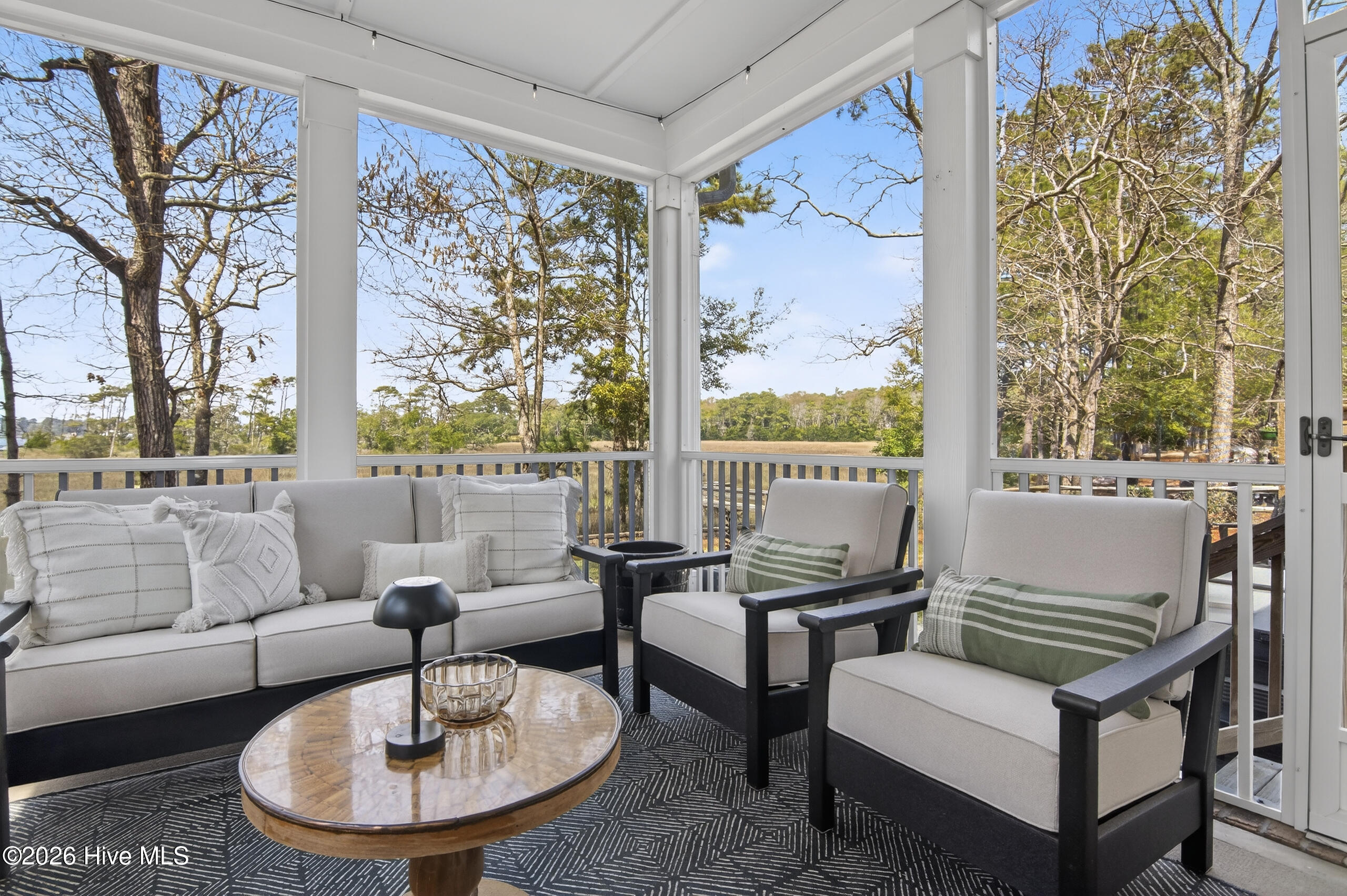 100565321 | Photo 39