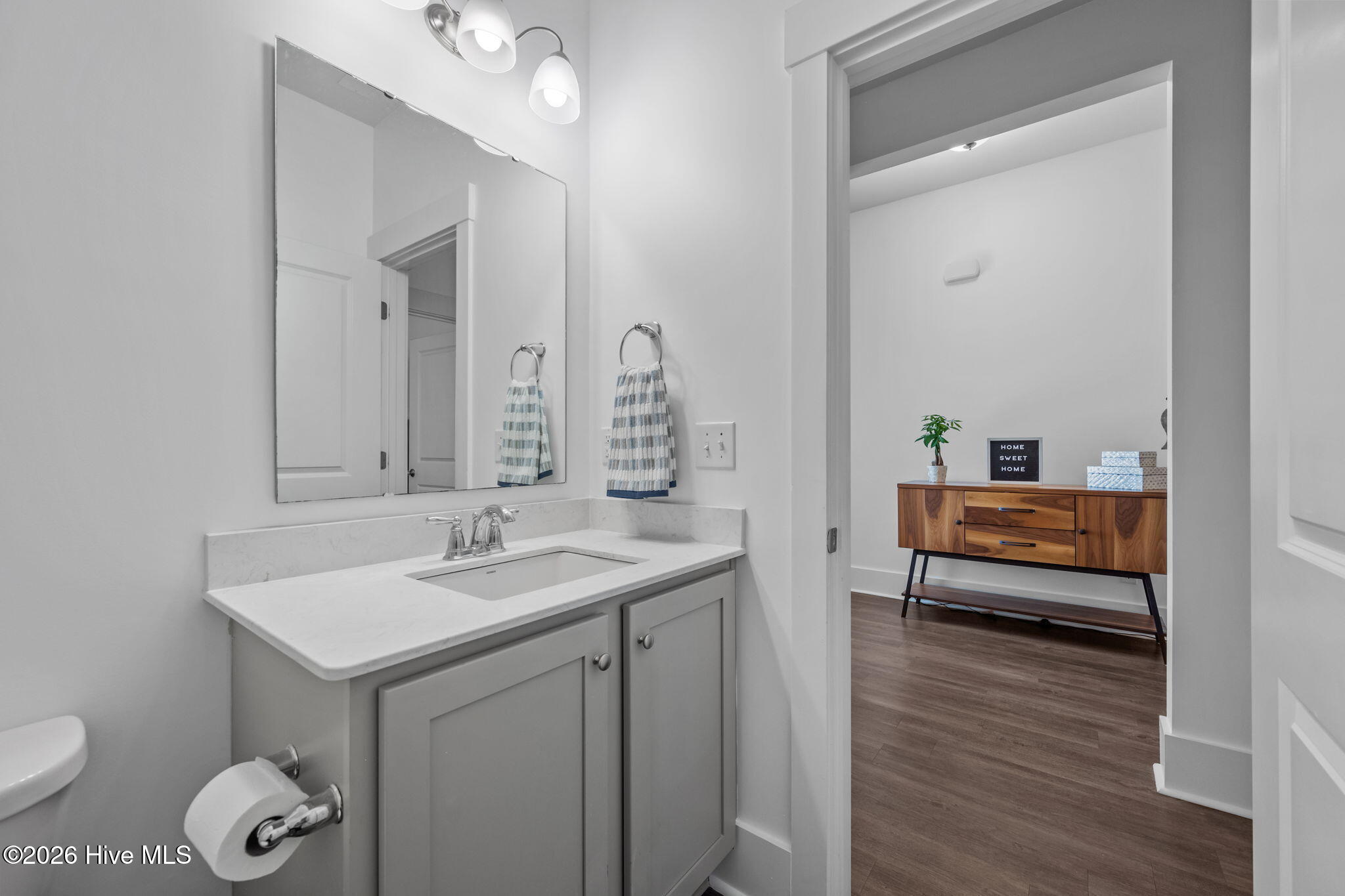 100566590 | Photo 31