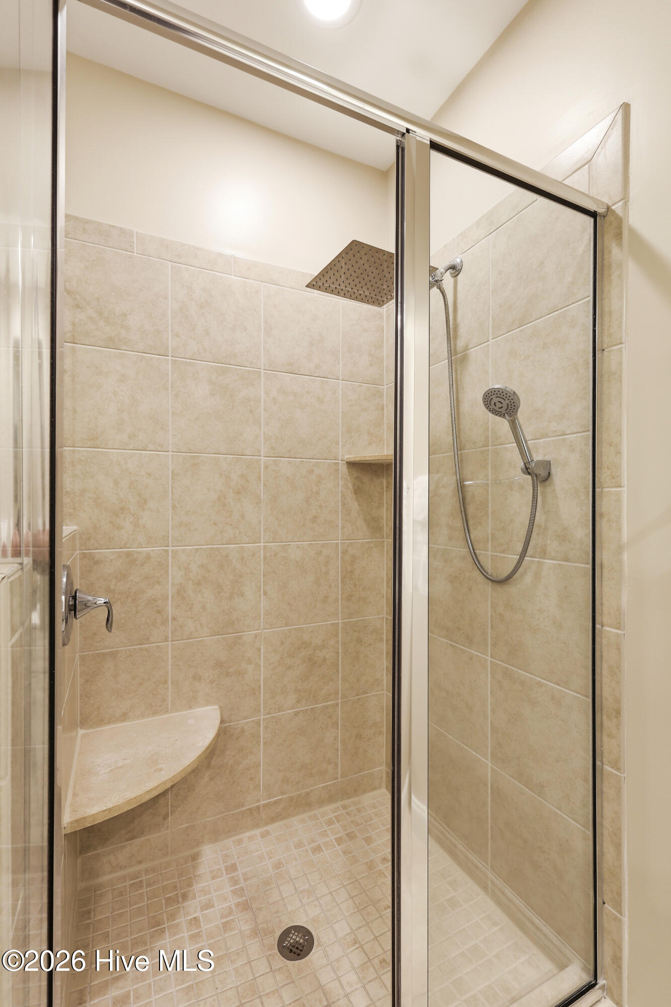 100561183 | Photo 31