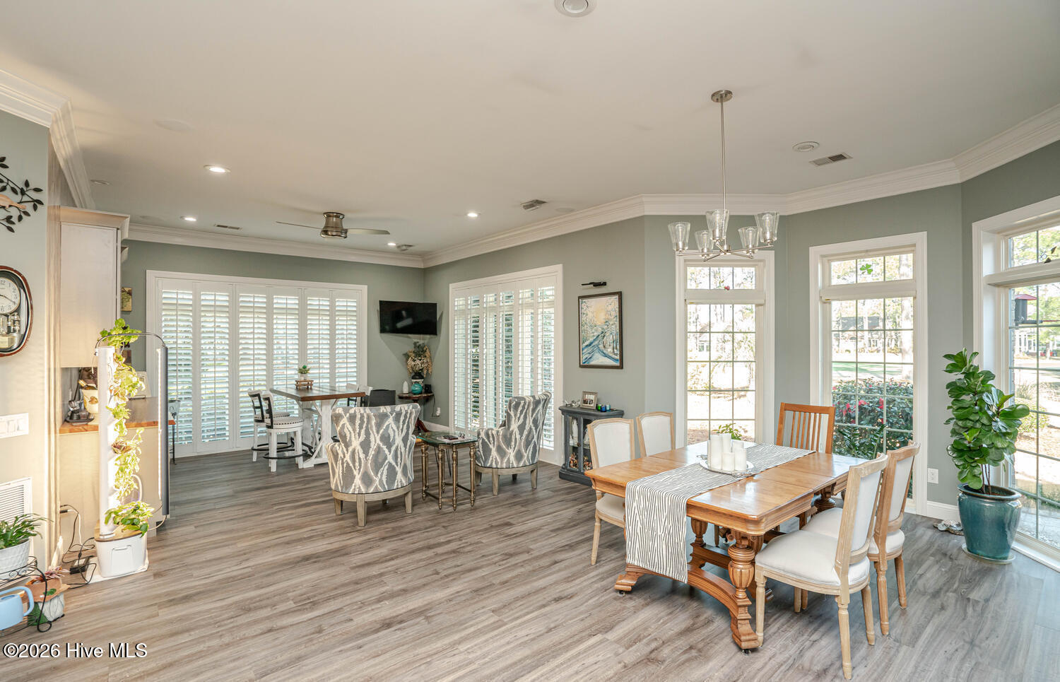 100560123 | Photo 22