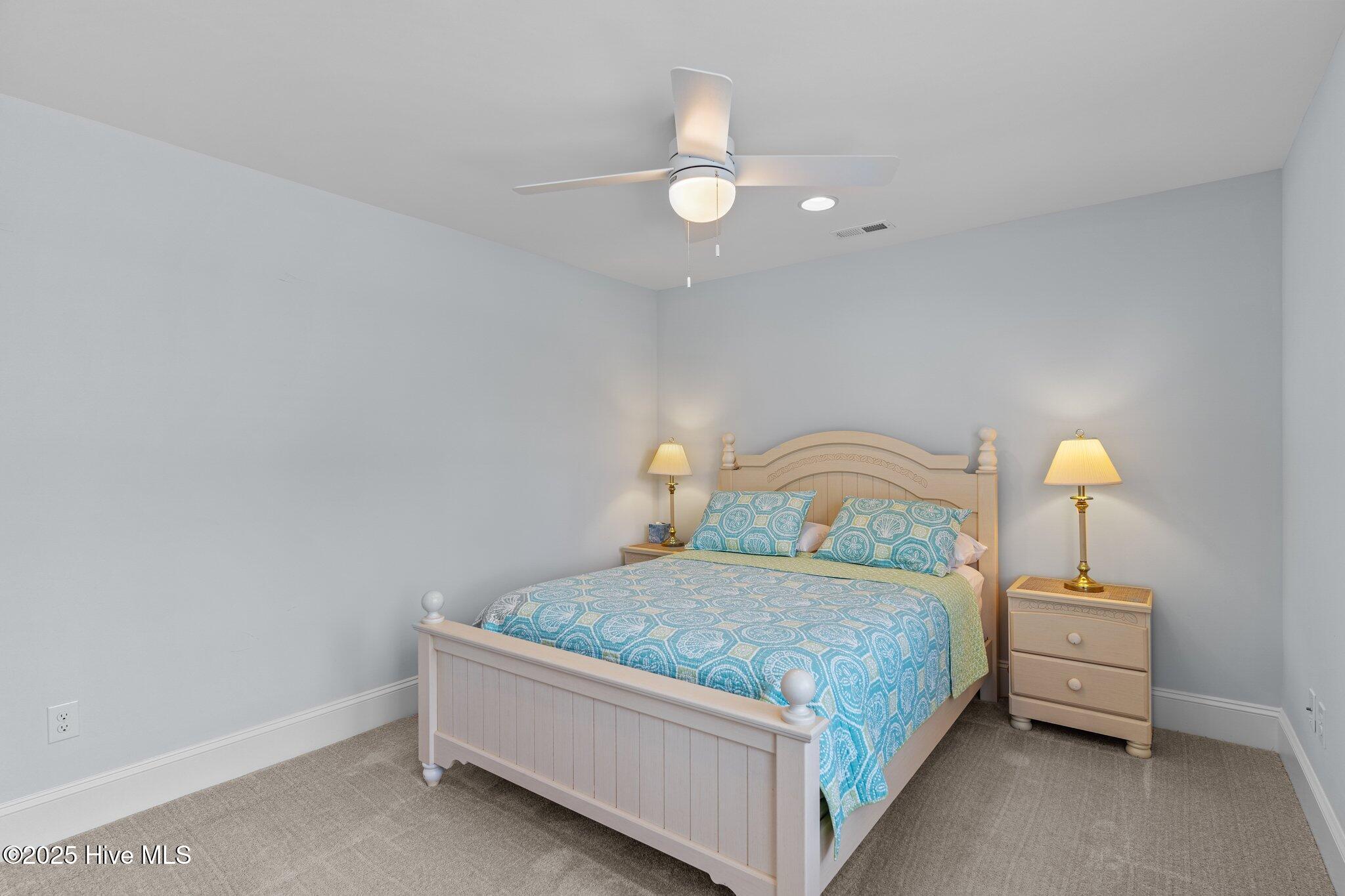 100517876 | Photo 47