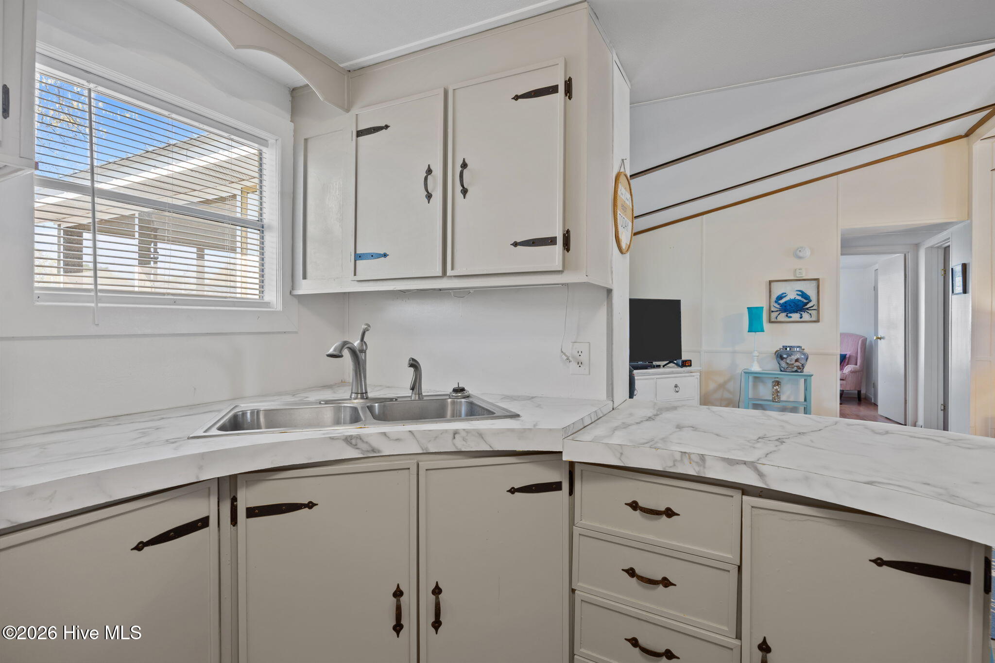 100564054 | Photo 15