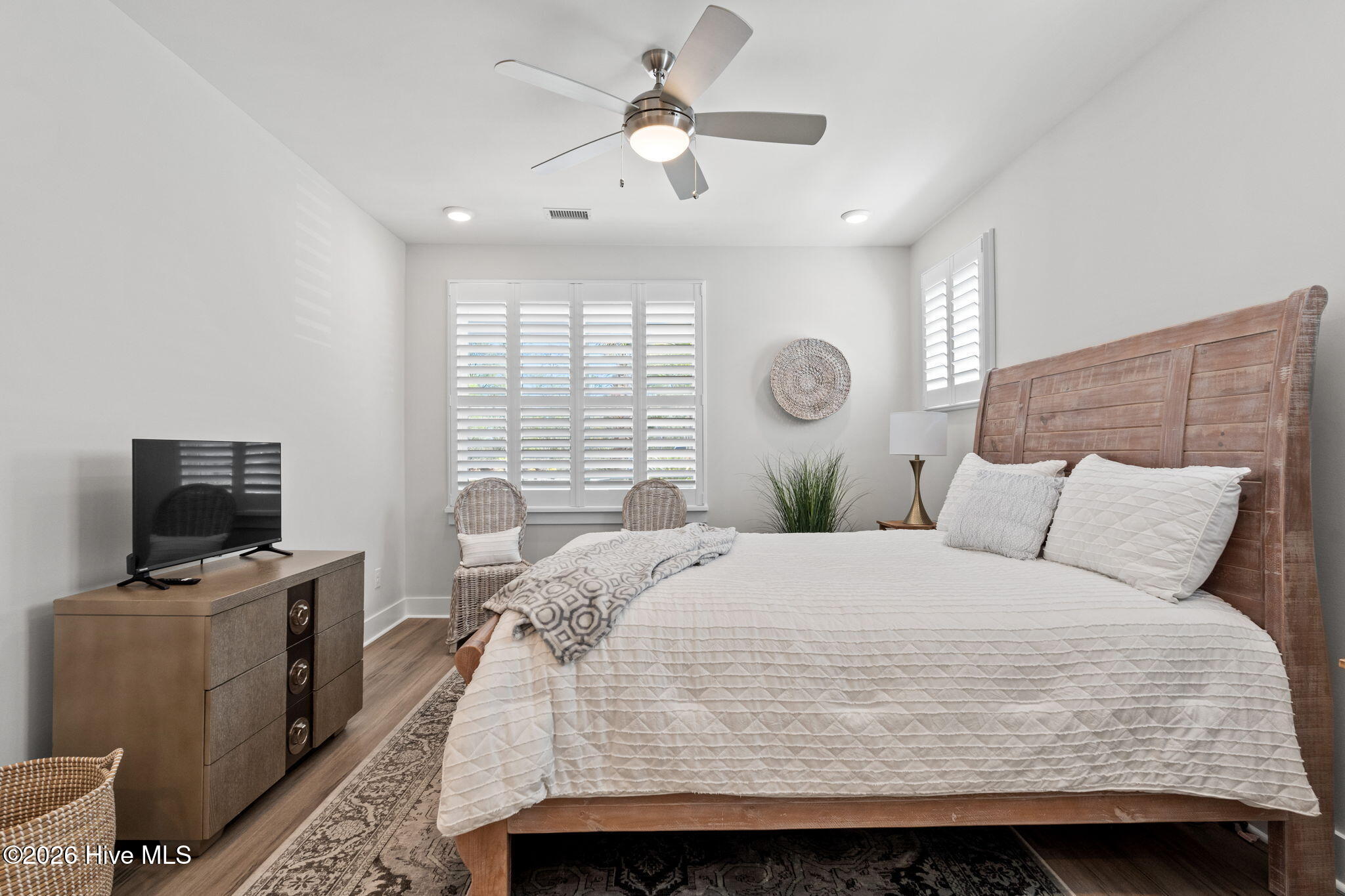 100564957 | Photo 18