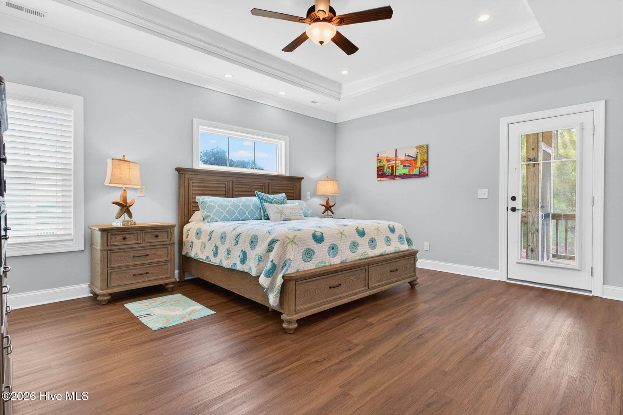 100568136 | Photo 33