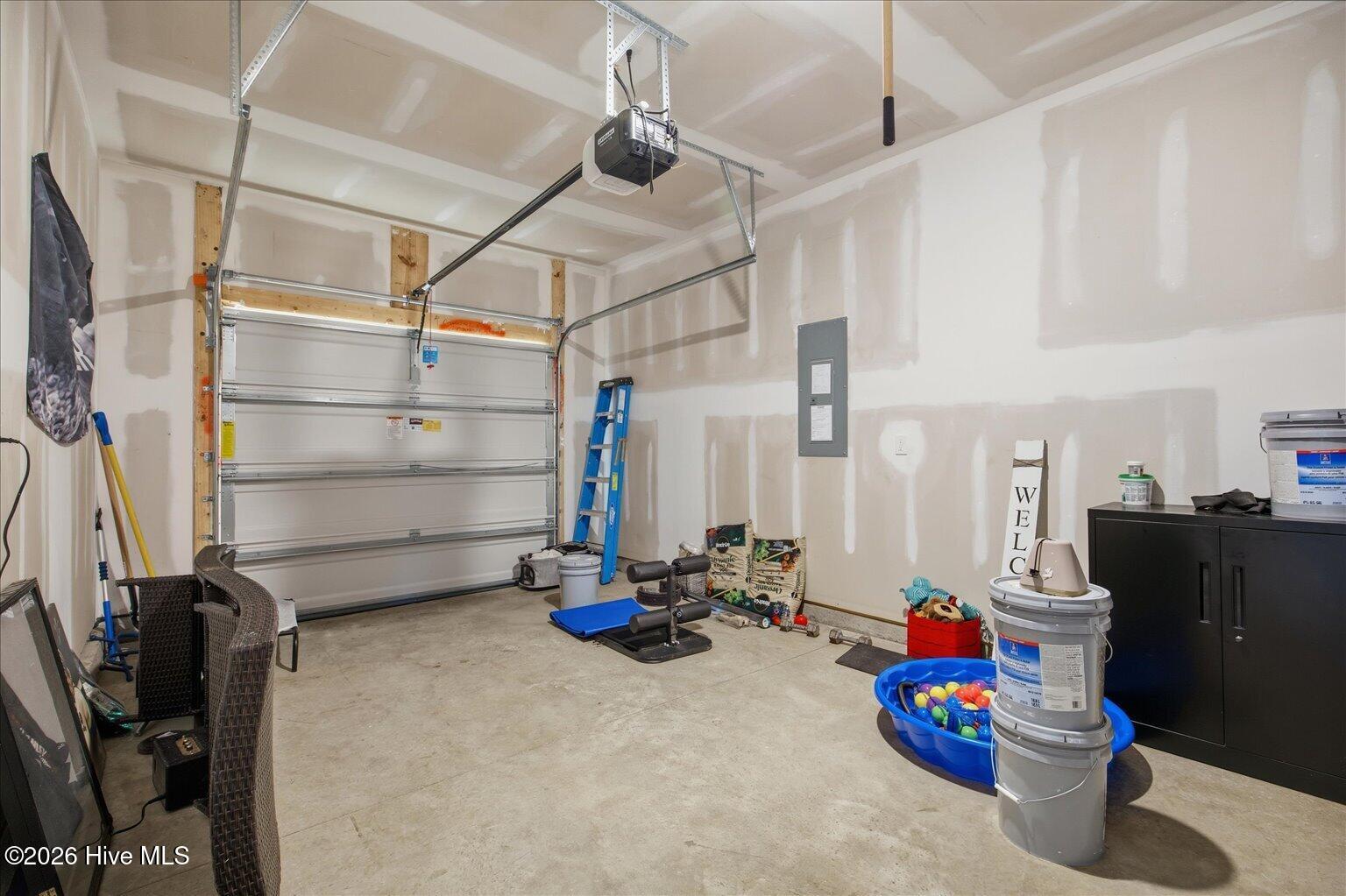 100568001 | Photo 13