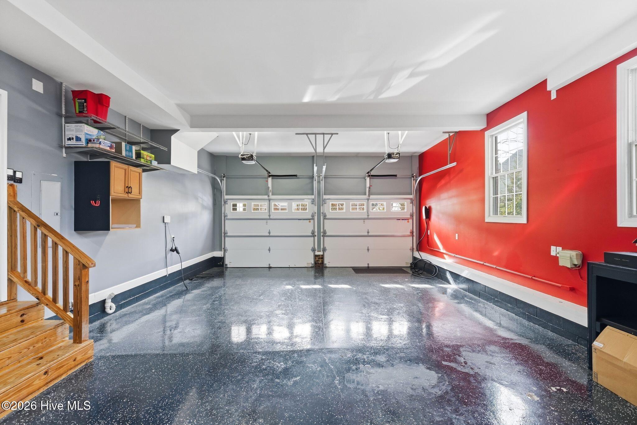 100561180 | Photo 76