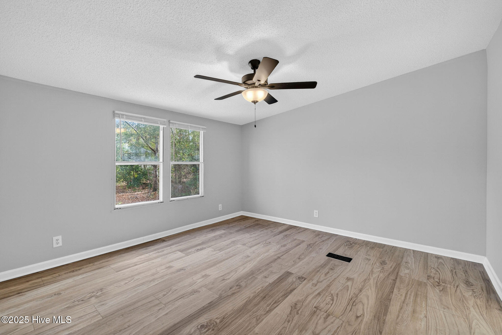 100544256 | Photo 12