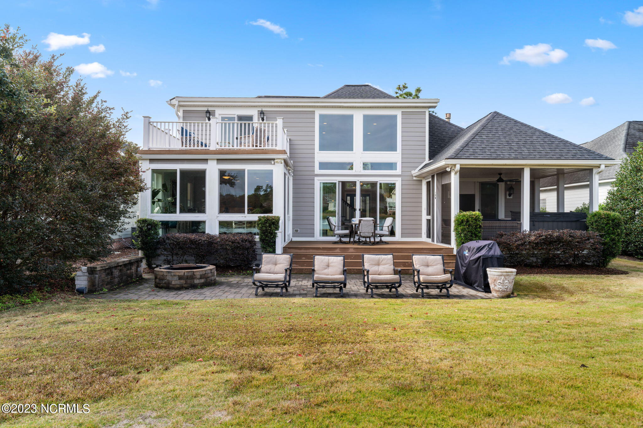 100568274 | Photo 14