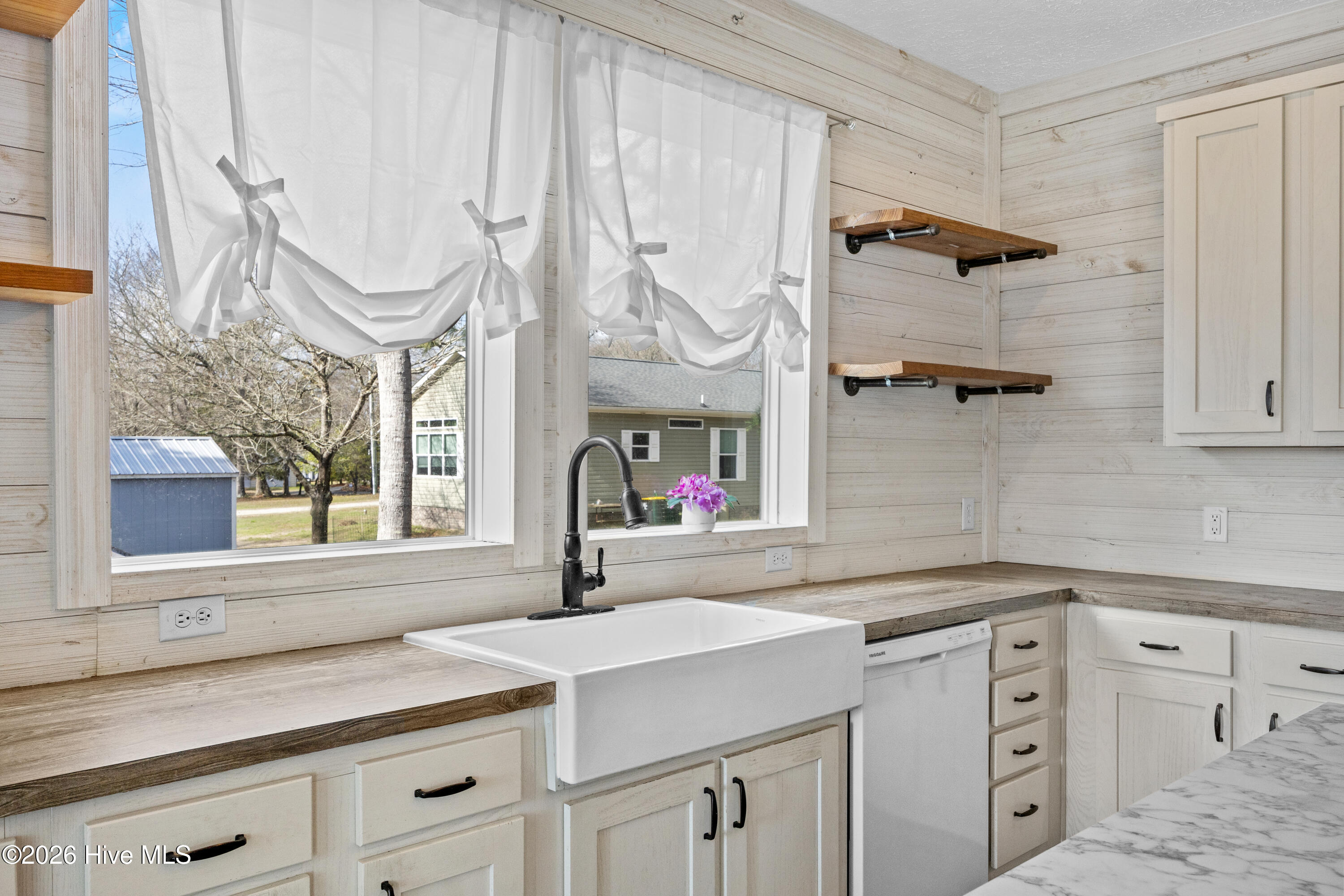 100559511 | Photo 11