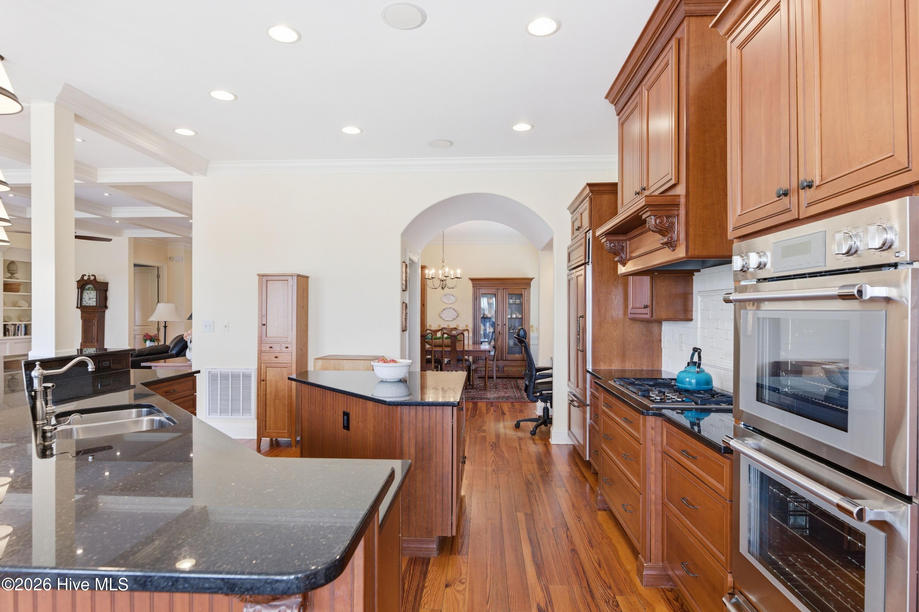 100564058 | Photo 22