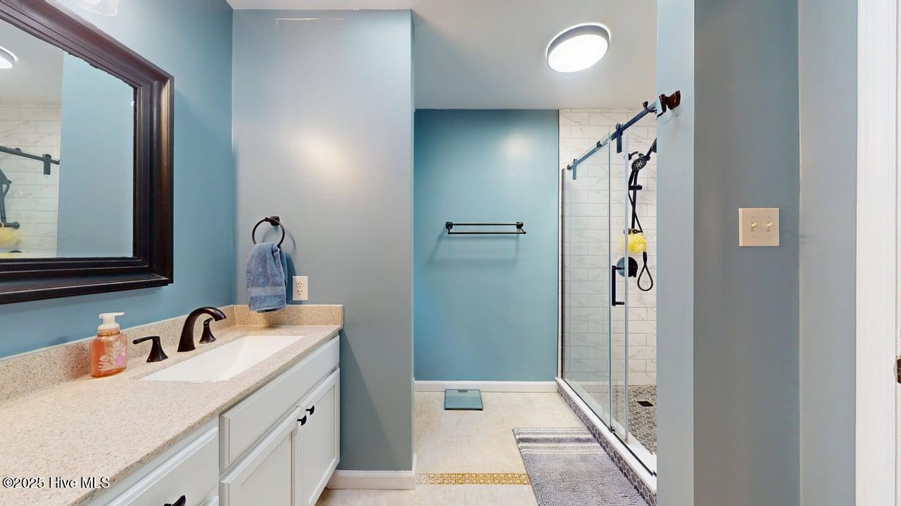 100541217 | Photo 24