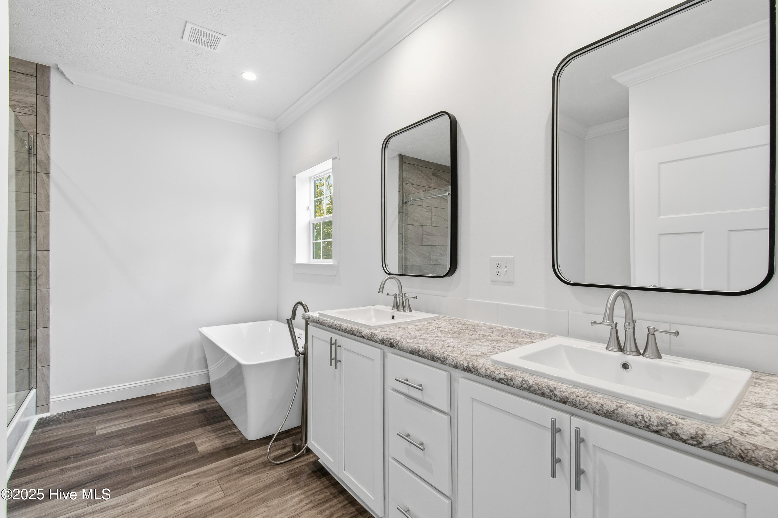 100544573 | Photo 18