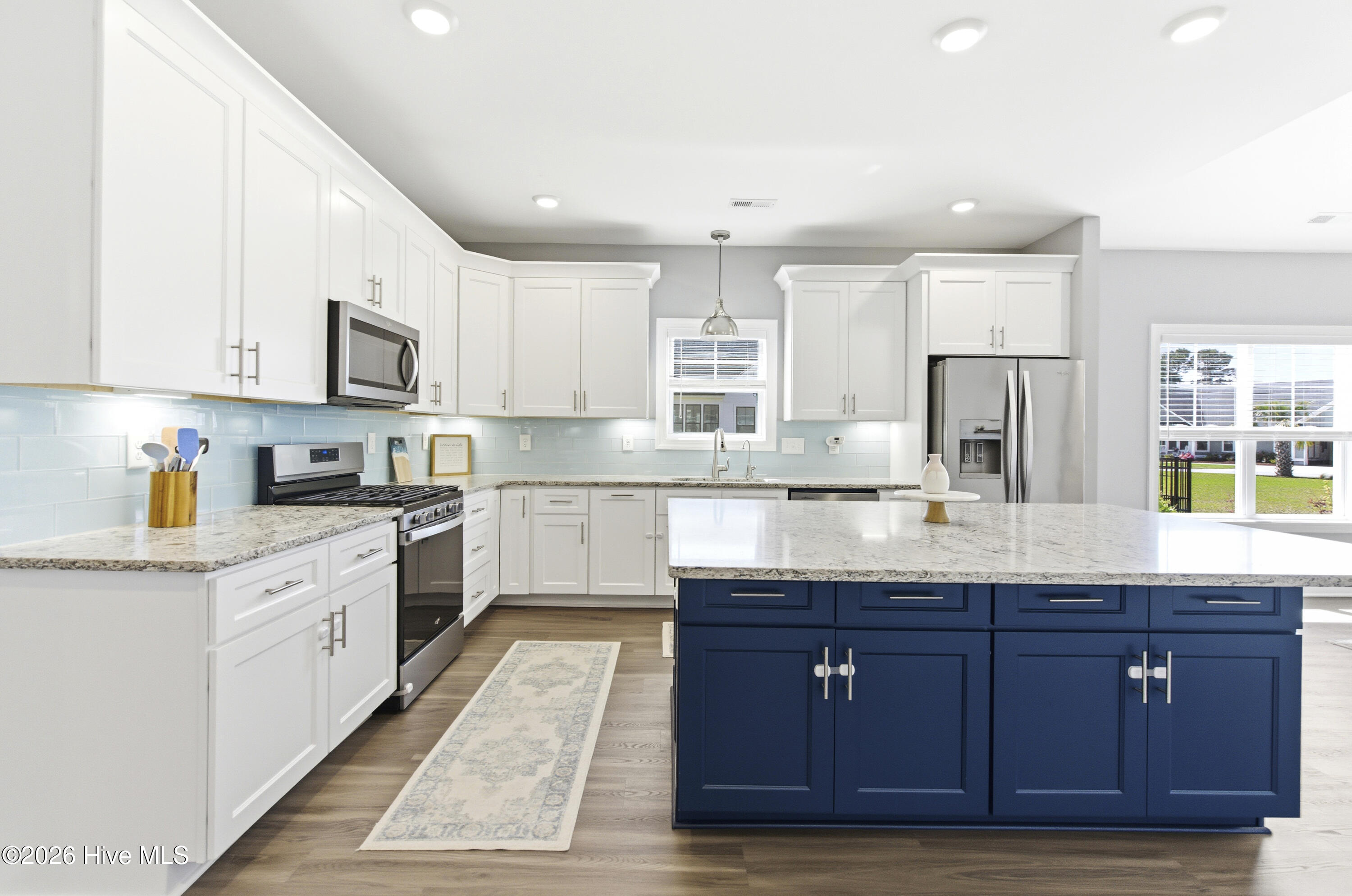 100568018 | Photo 26