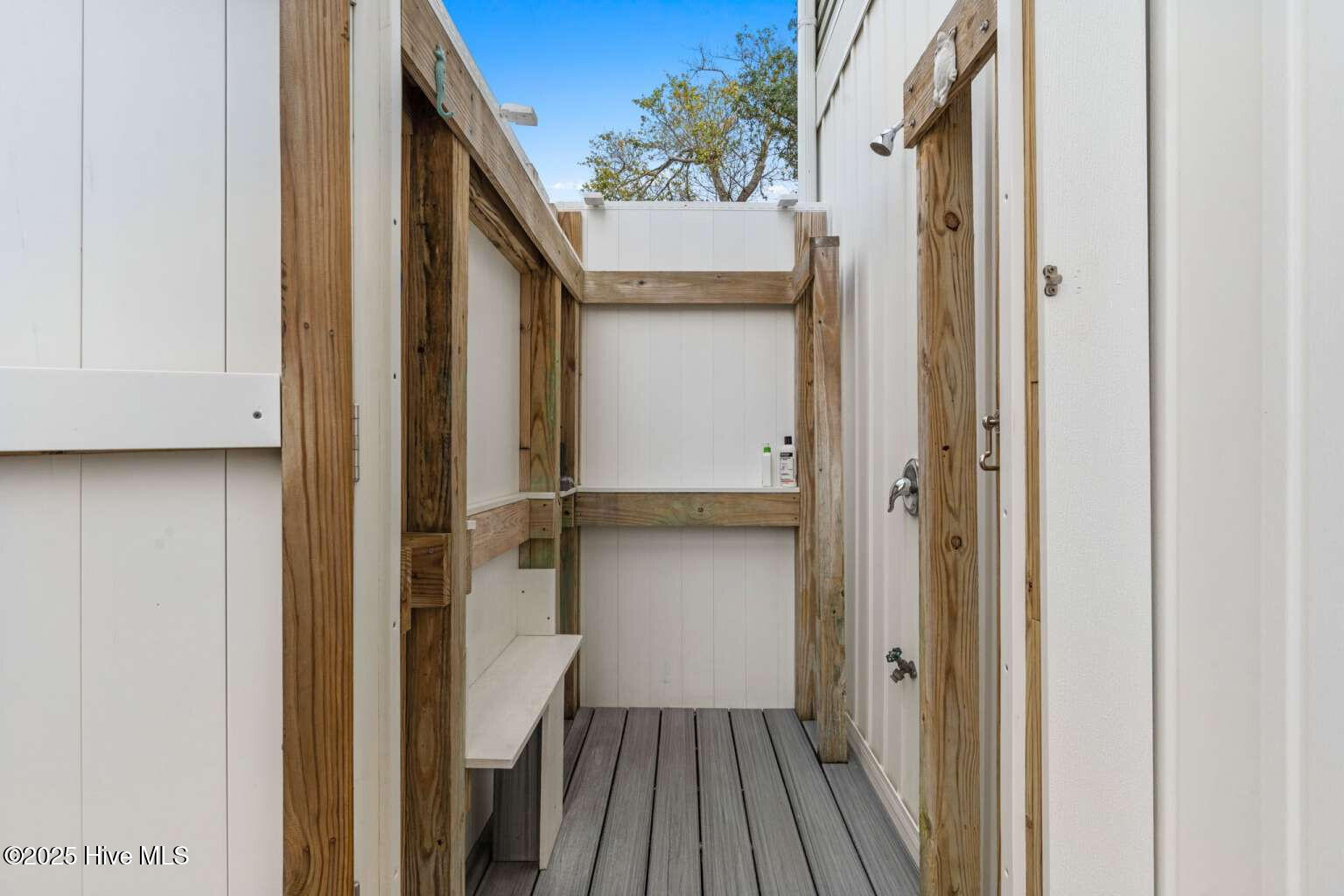 100530686 | Photo 17