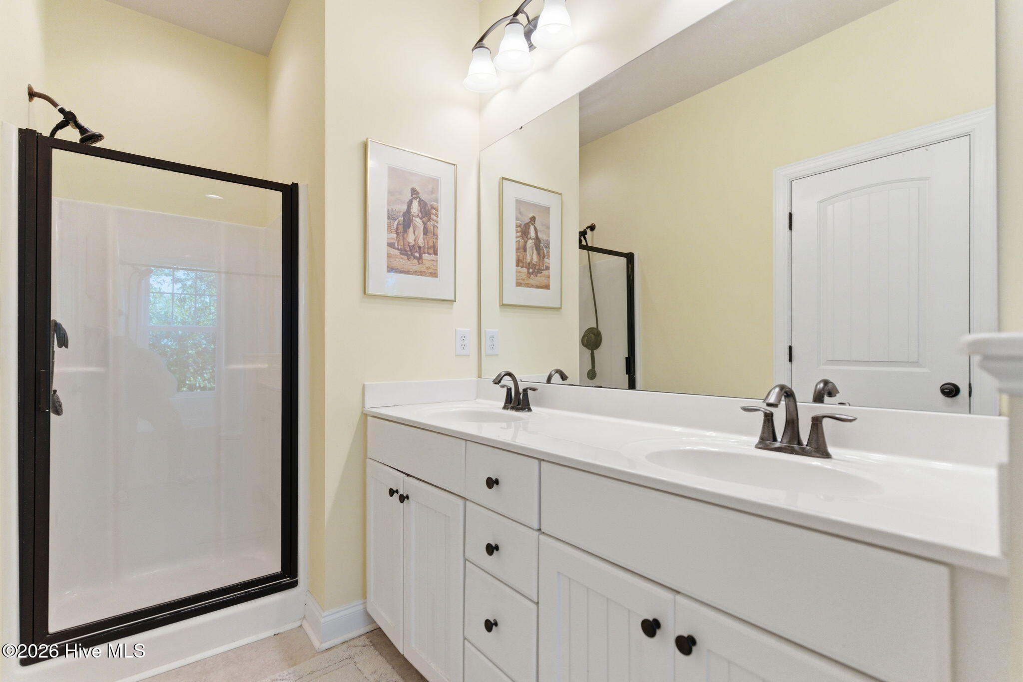 100569700 | Photo 35