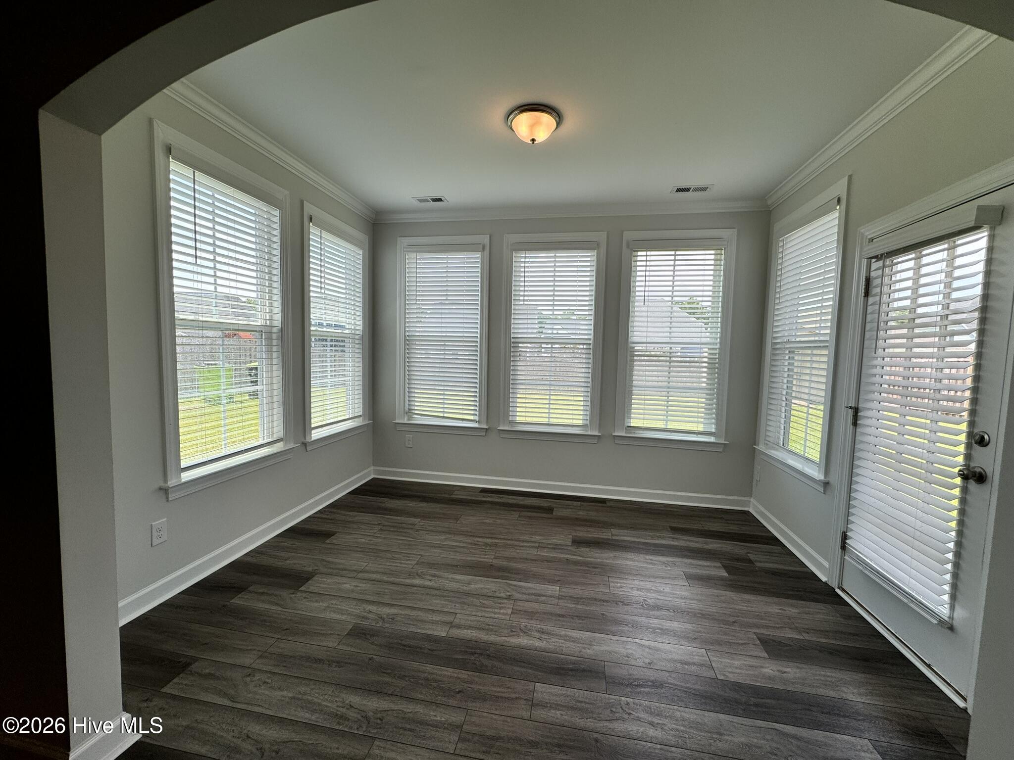 100558749 | Photo 15