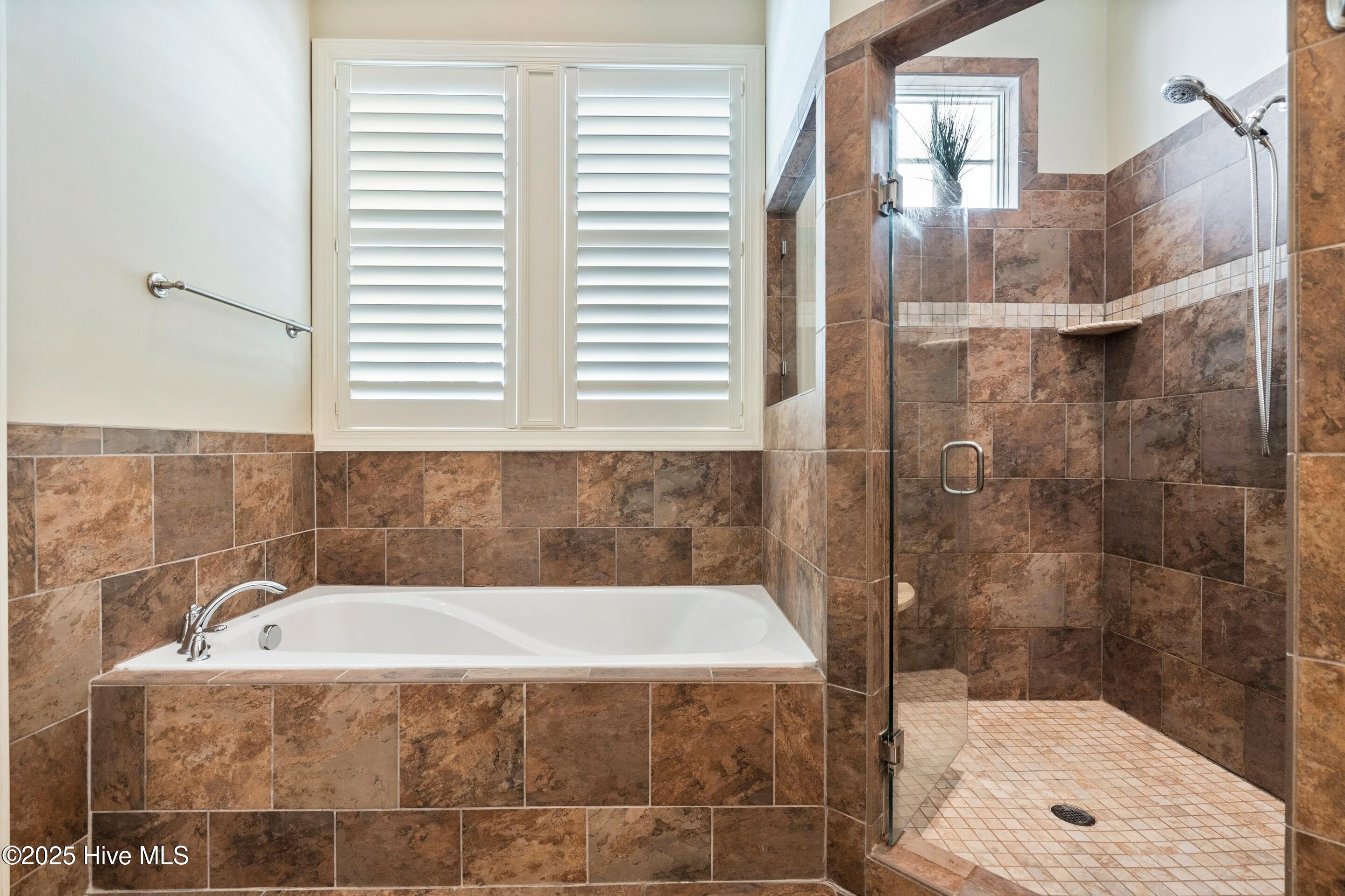 100537551 | Photo 35