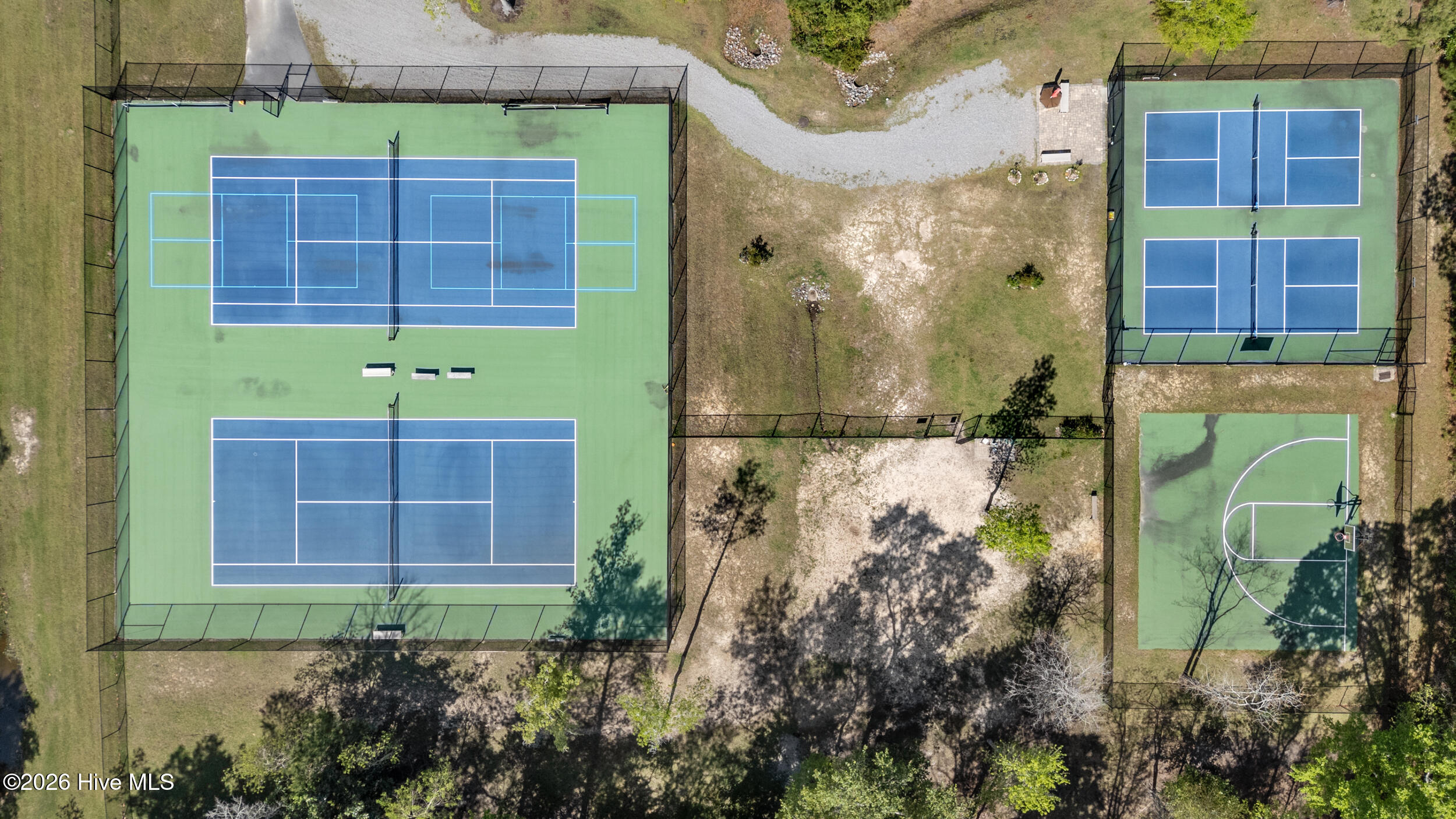 100566937 | Photo 95