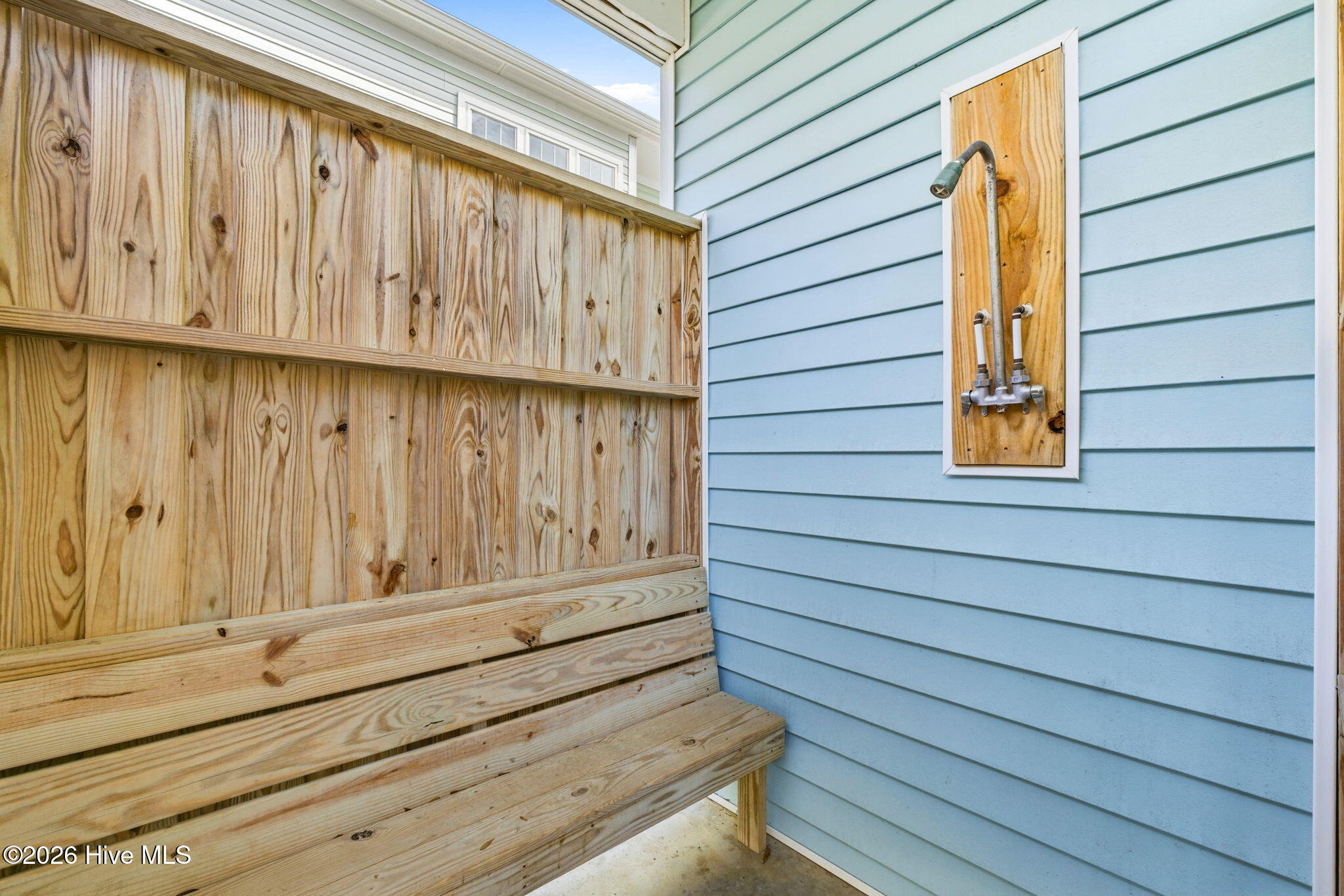 100561485 | Photo 35