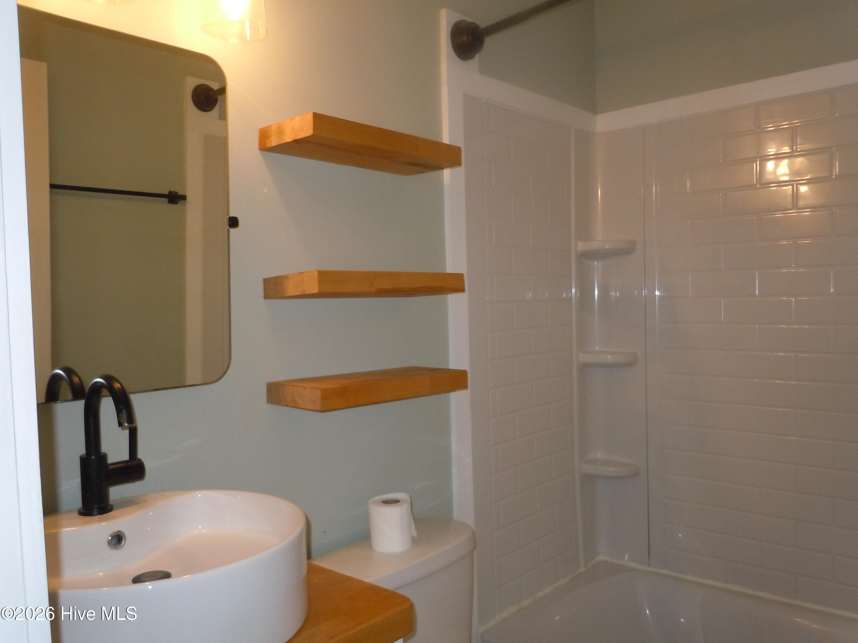 100553608 | Photo 24