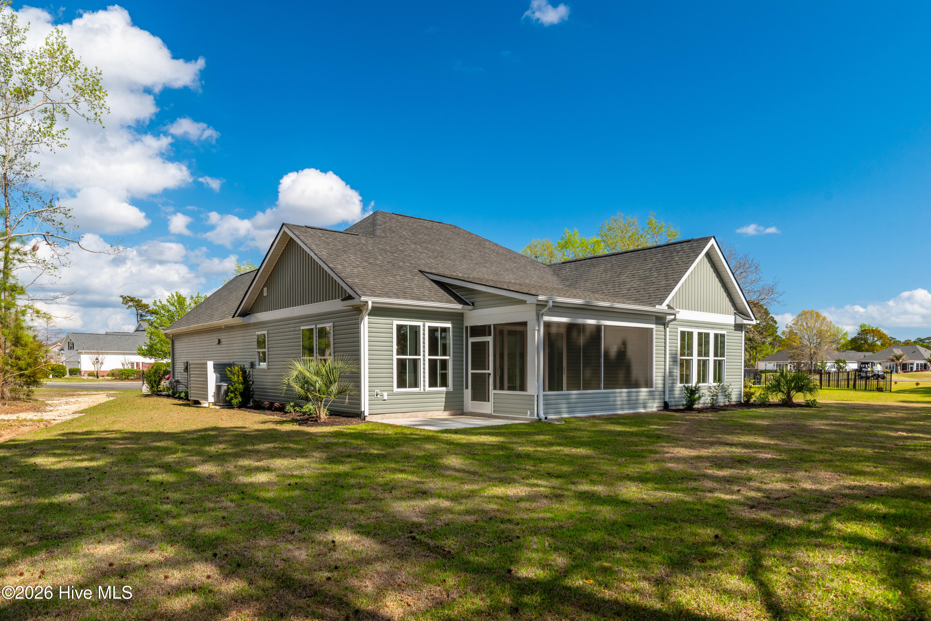 100563522 | Photo 55