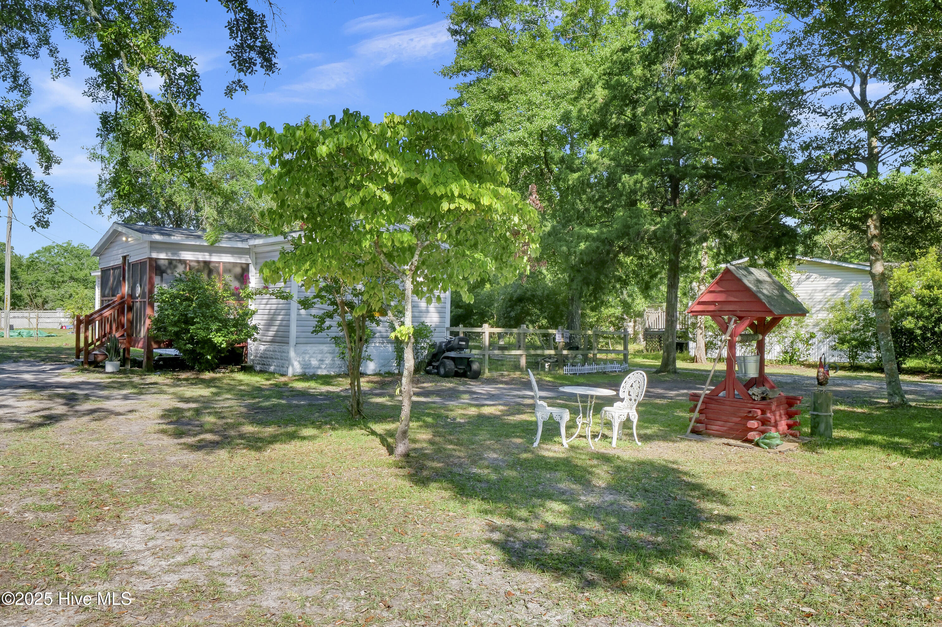 100522648 | Photo 28