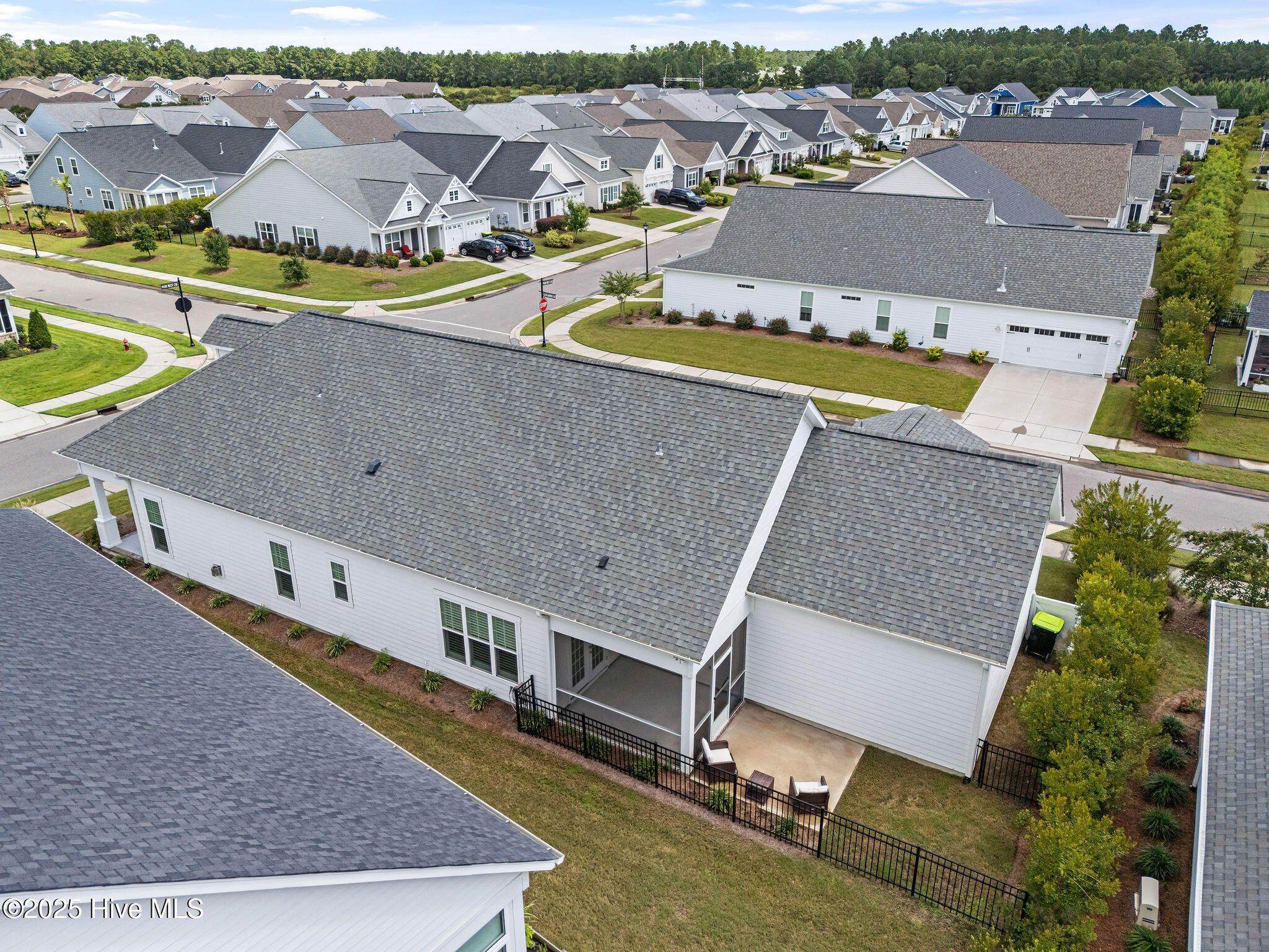 100523892 | Photo 69