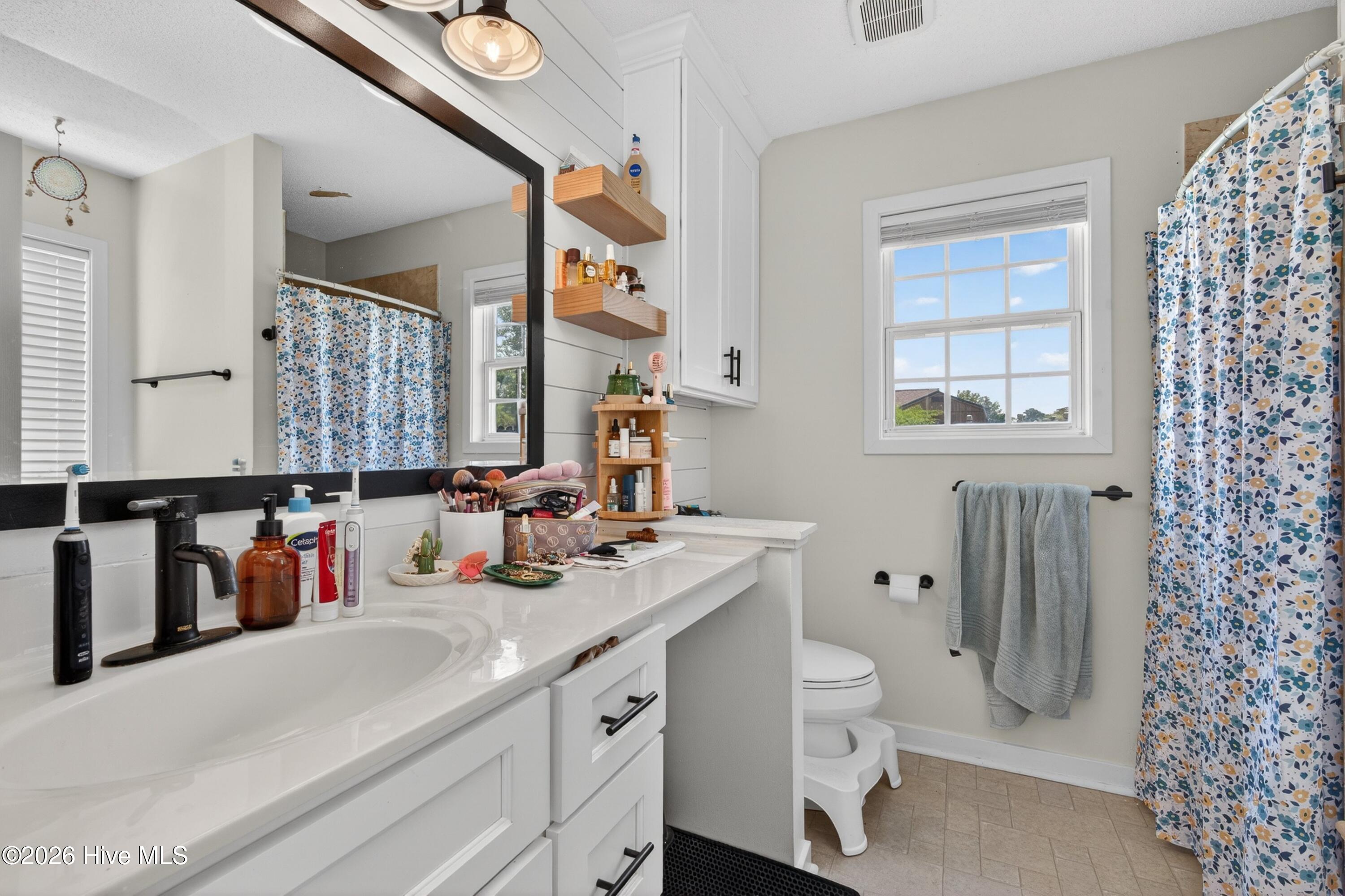 100566584 | Photo 17