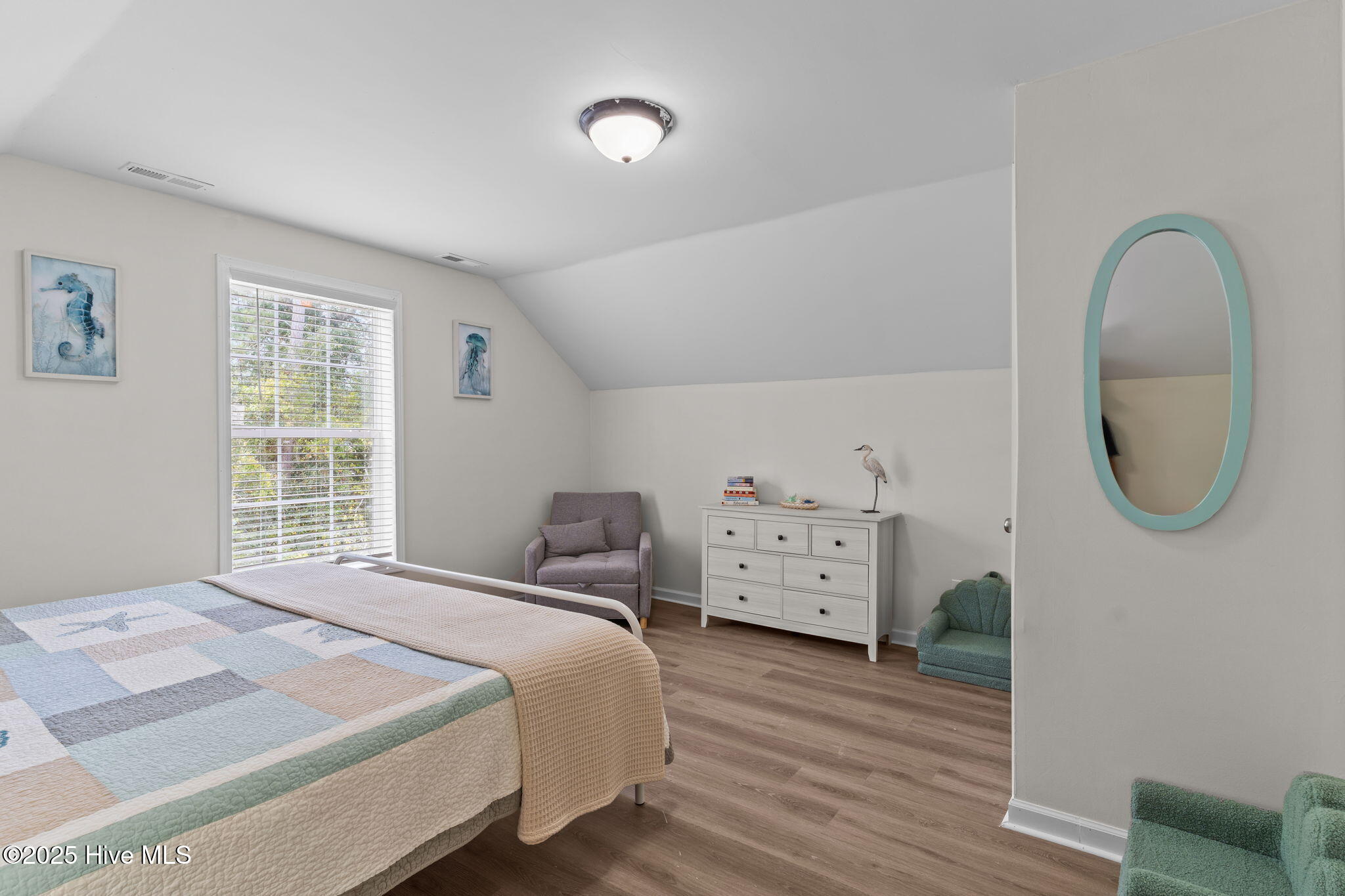 100535377 | Photo 34