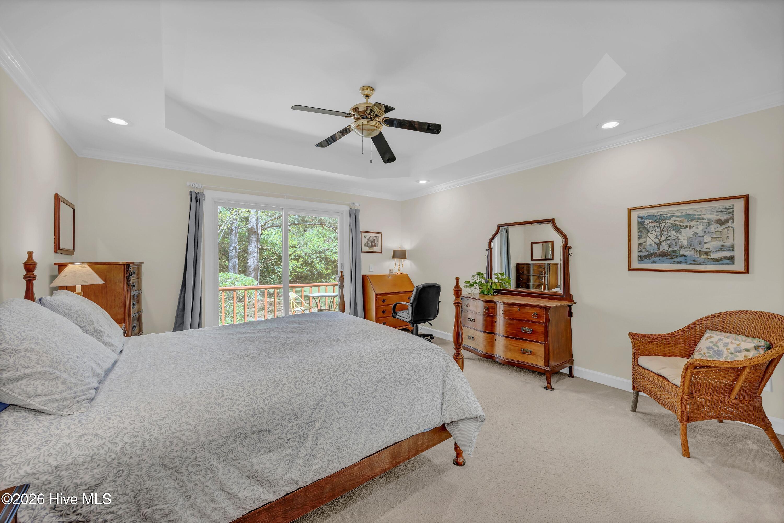 100566684 | Photo 24