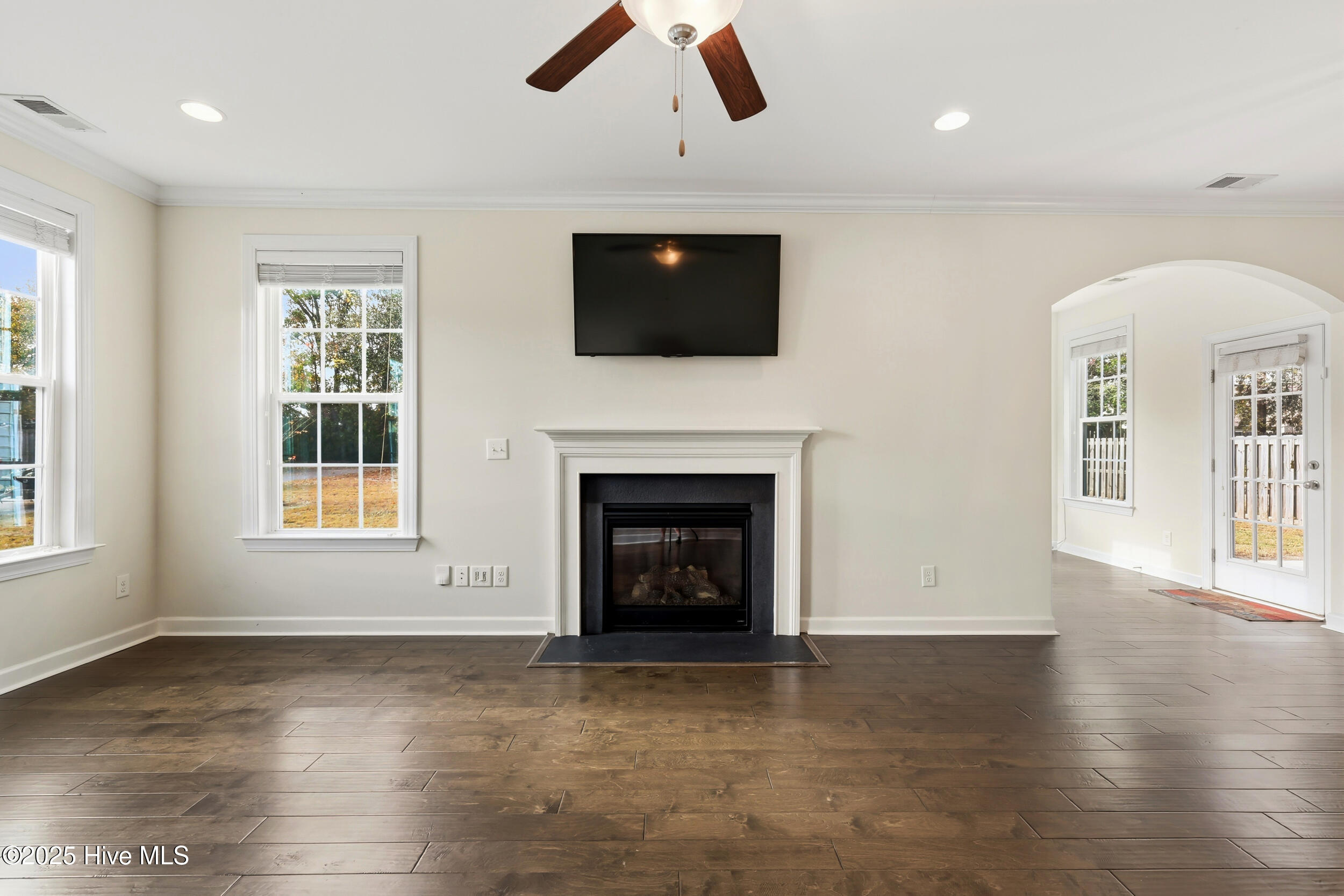 100541614 | Photo 12