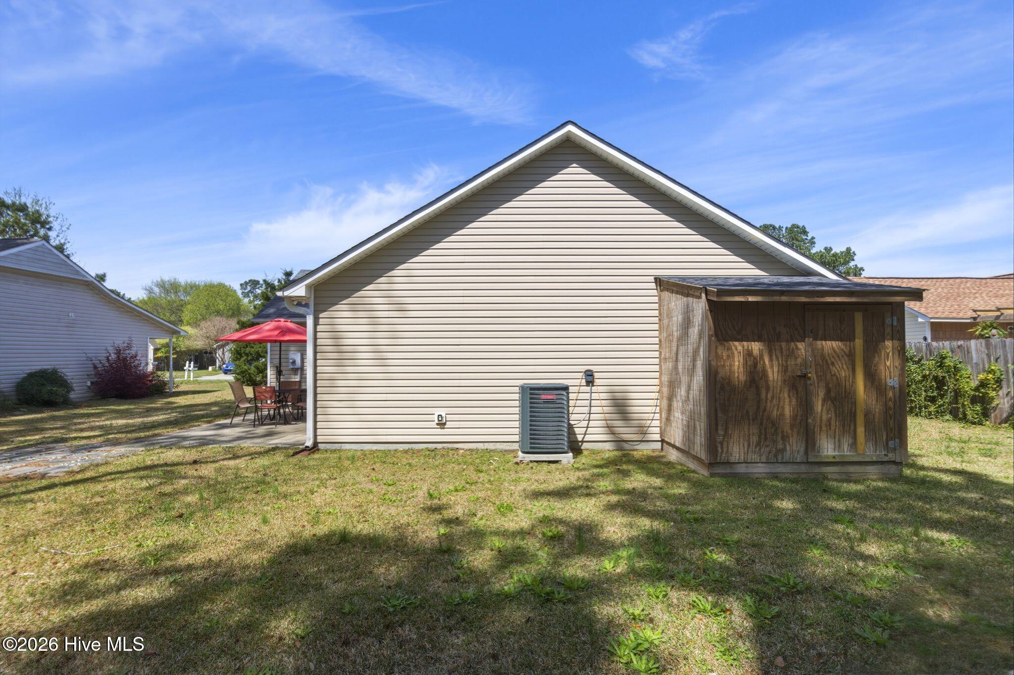 100562686 | Photo 37