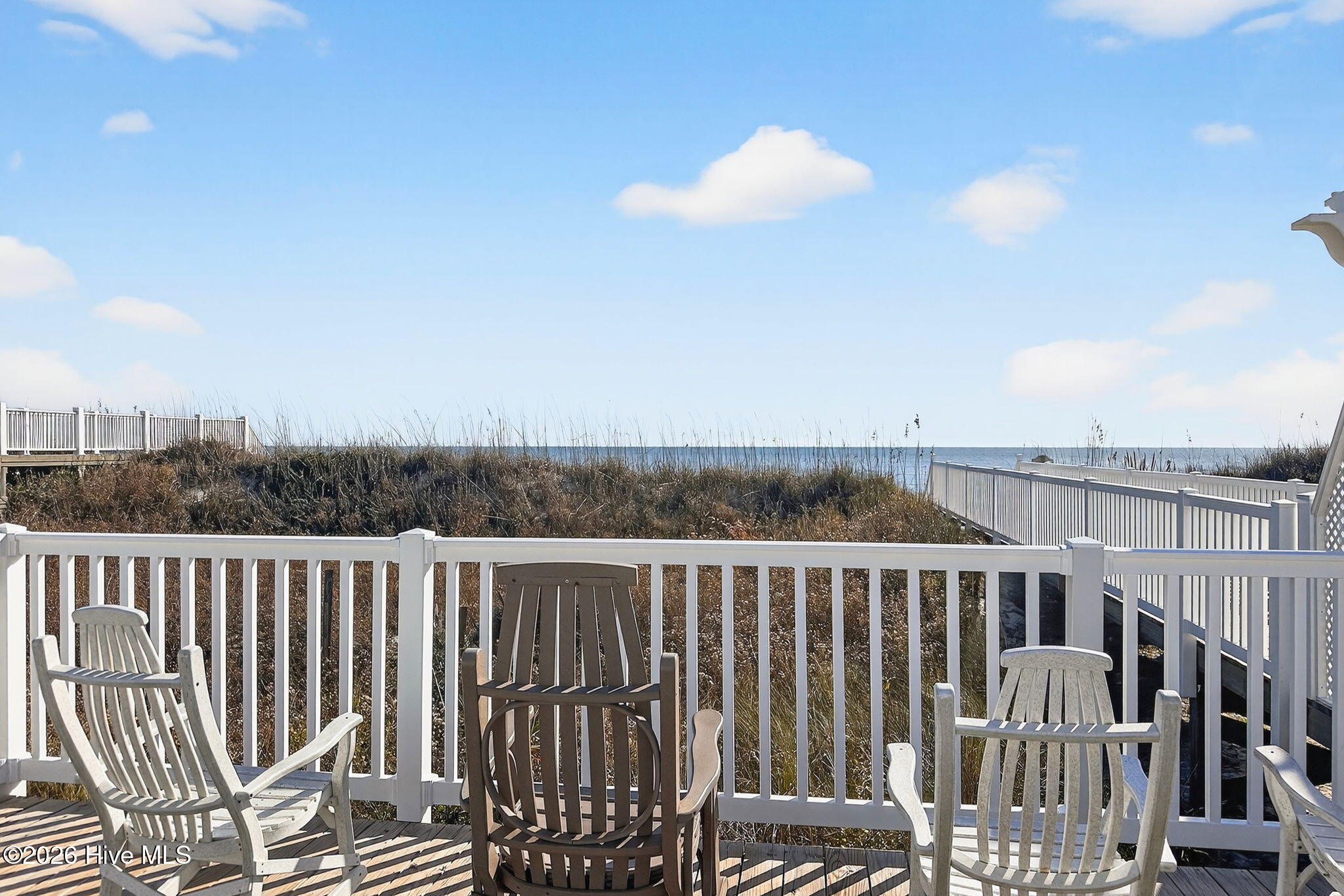 100562824 | Photo 43