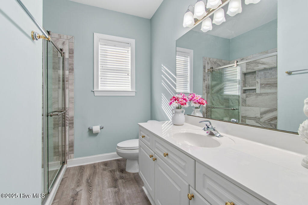 100542362 | Photo 24