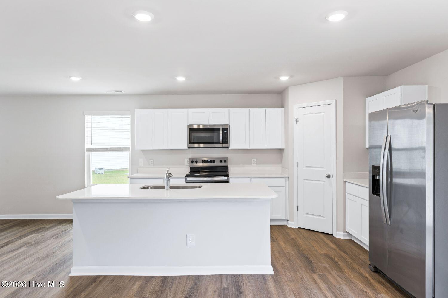 100533204 | Photo 15