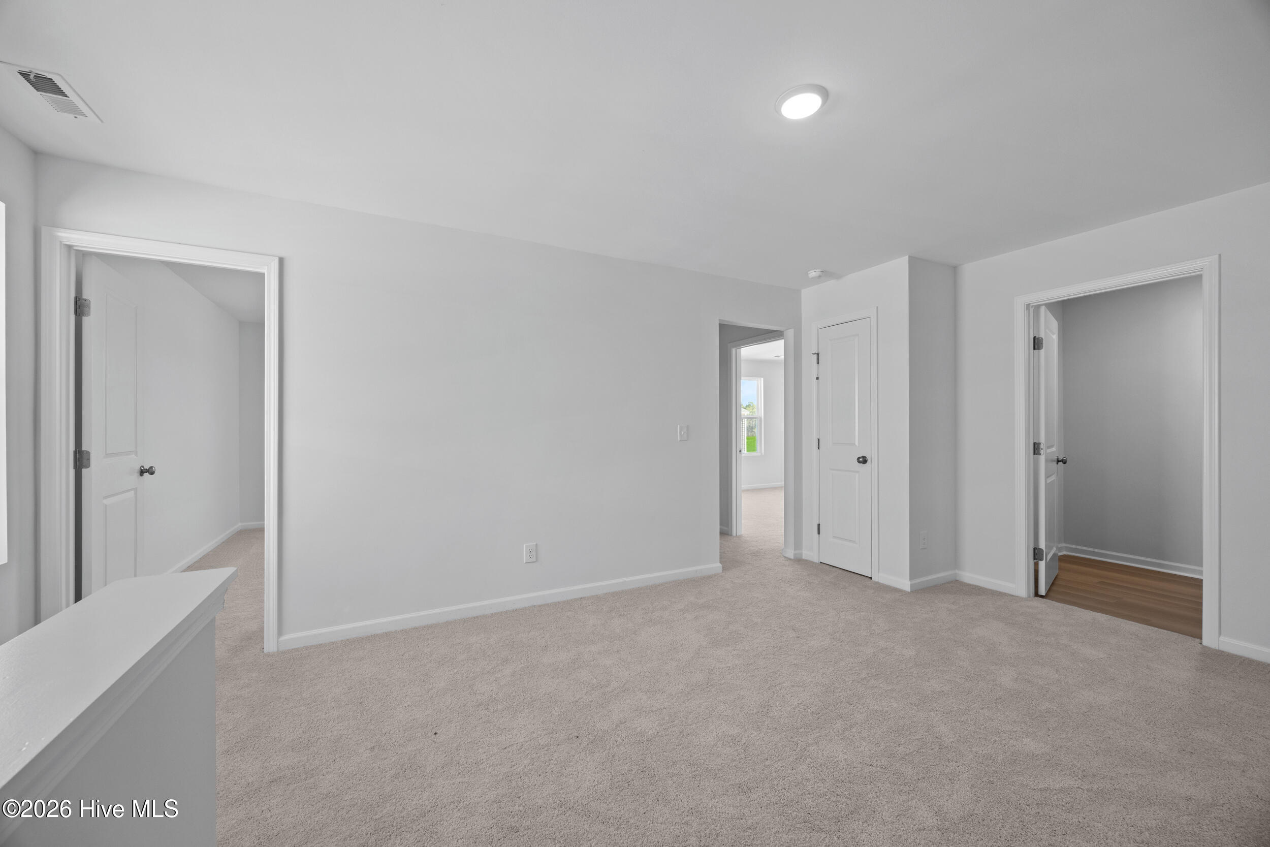 100547269 | Photo 45