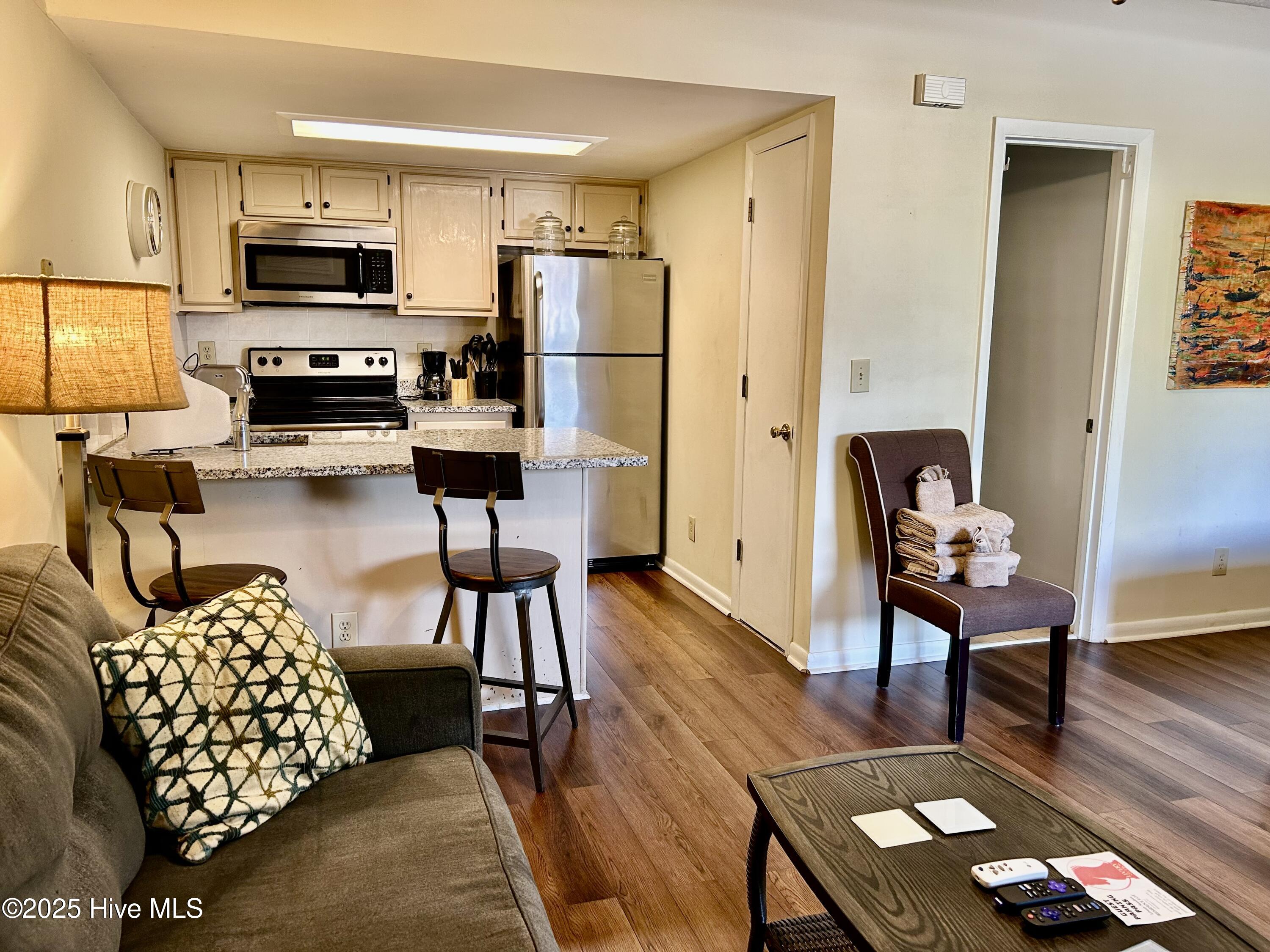 100501486 | Photo 12