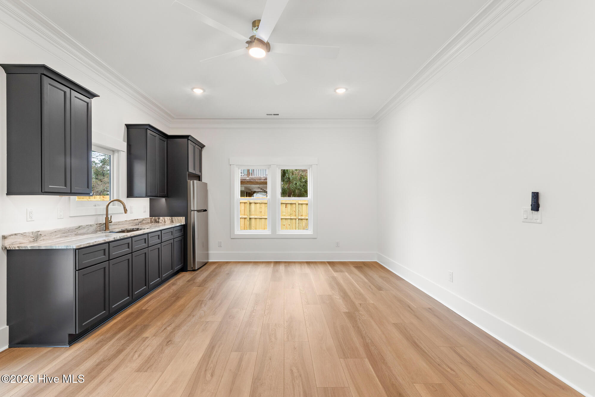 100516902 | Photo 166