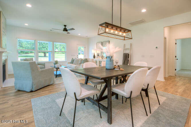 100527327 | Photo 24