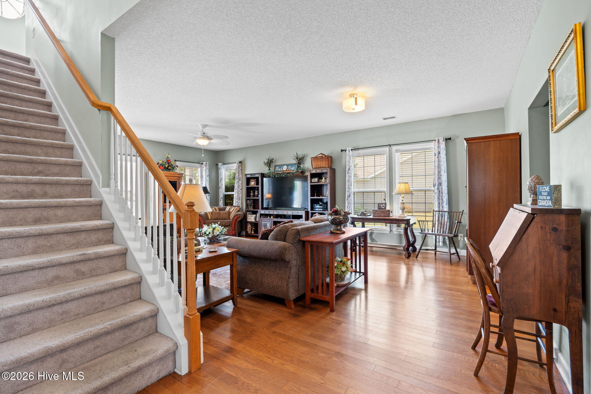 100570375 | Photo 12